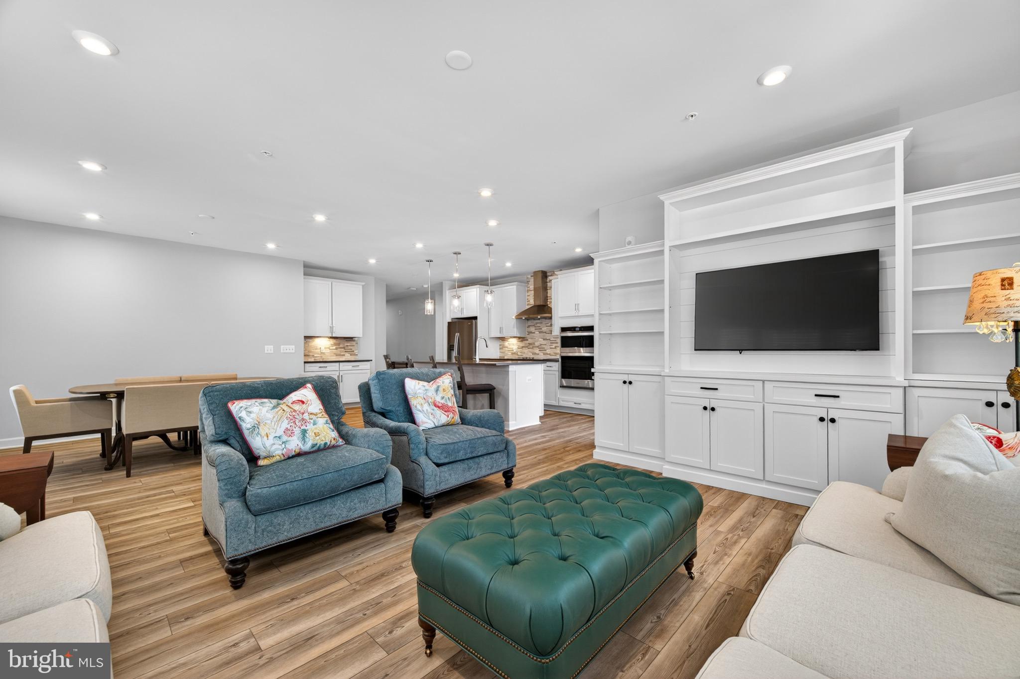 MONTEBELLO - Residential