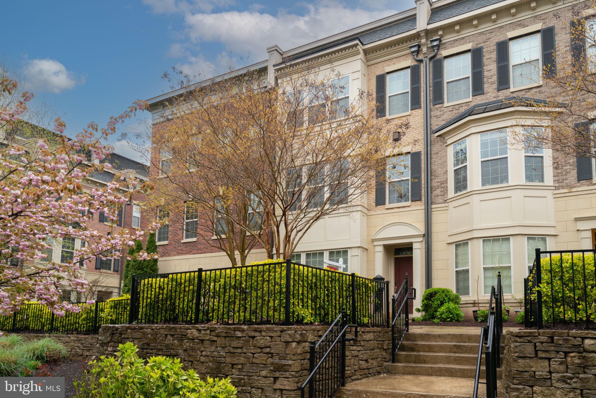 POTOMAC OVERLOOK AT NATIONAL HARBOR - Residential Lease