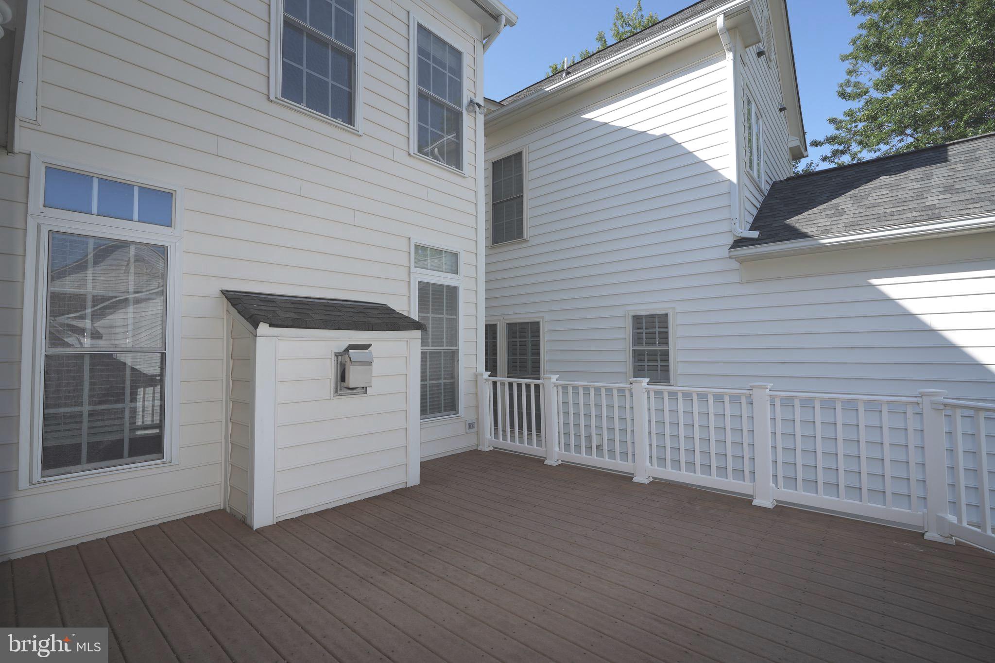 LAKELANDS - Residential