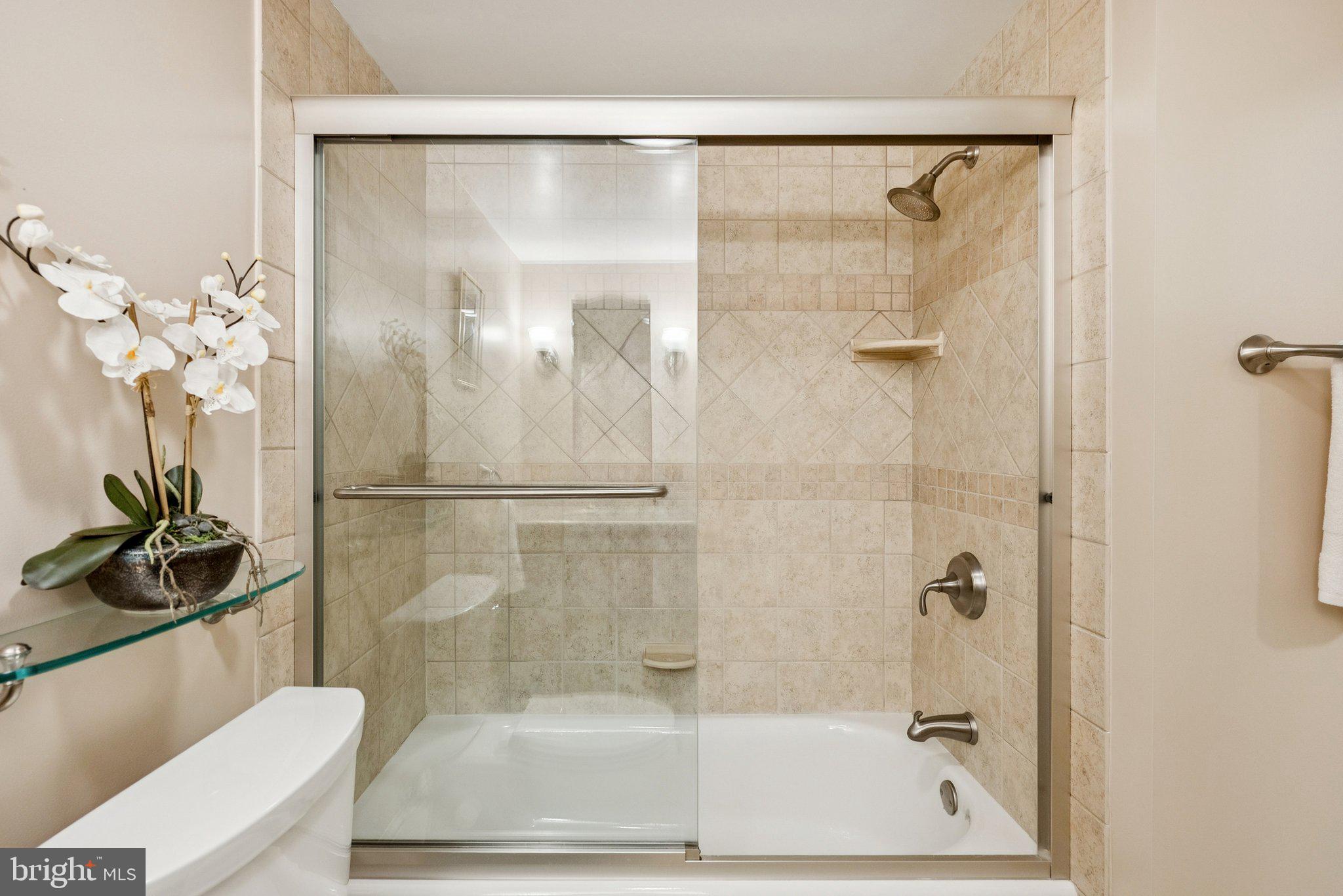 HICKORY CREEK ESTATES - Residential