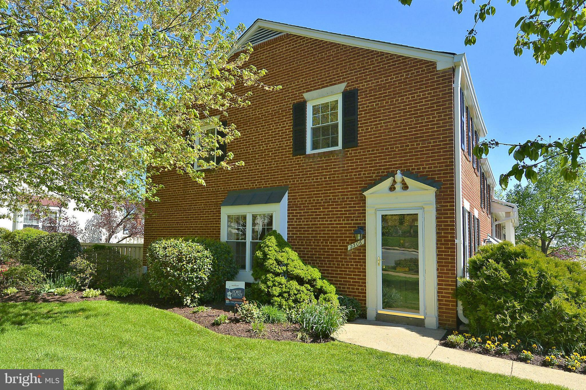 Fantastic End Unit model in Fairlington Towne. Two bedroom 1.5 baths.  Renovated kitchen with granite and stainless appliances.  Renovated baths.  Gleaming wood floors.  Fenced outdoor patio with built in planters and gate entrance. Washer/Dryer in unit. Great attic with pull down stairs and plywood floor provide tons of storage.  Feels like a single detatched home with side entrance.  Hurry!