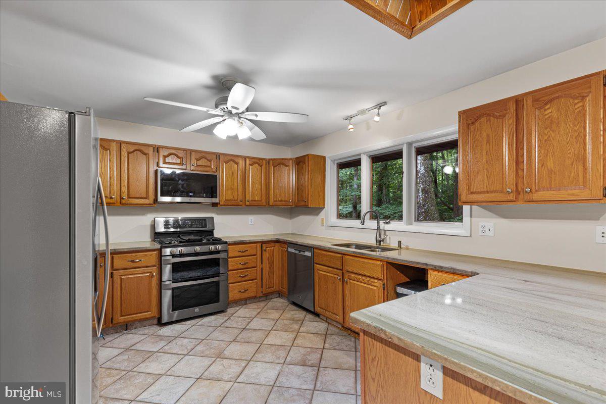 FERRY LANDING WOODS - Residential
