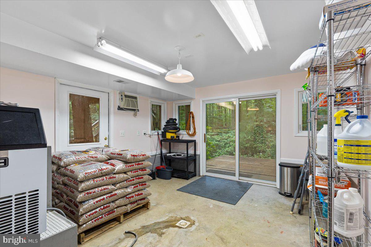 FERRY LANDING WOODS - Residential