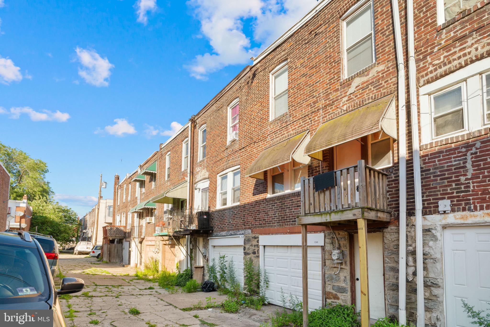 ELMWOOD PARK - Residential