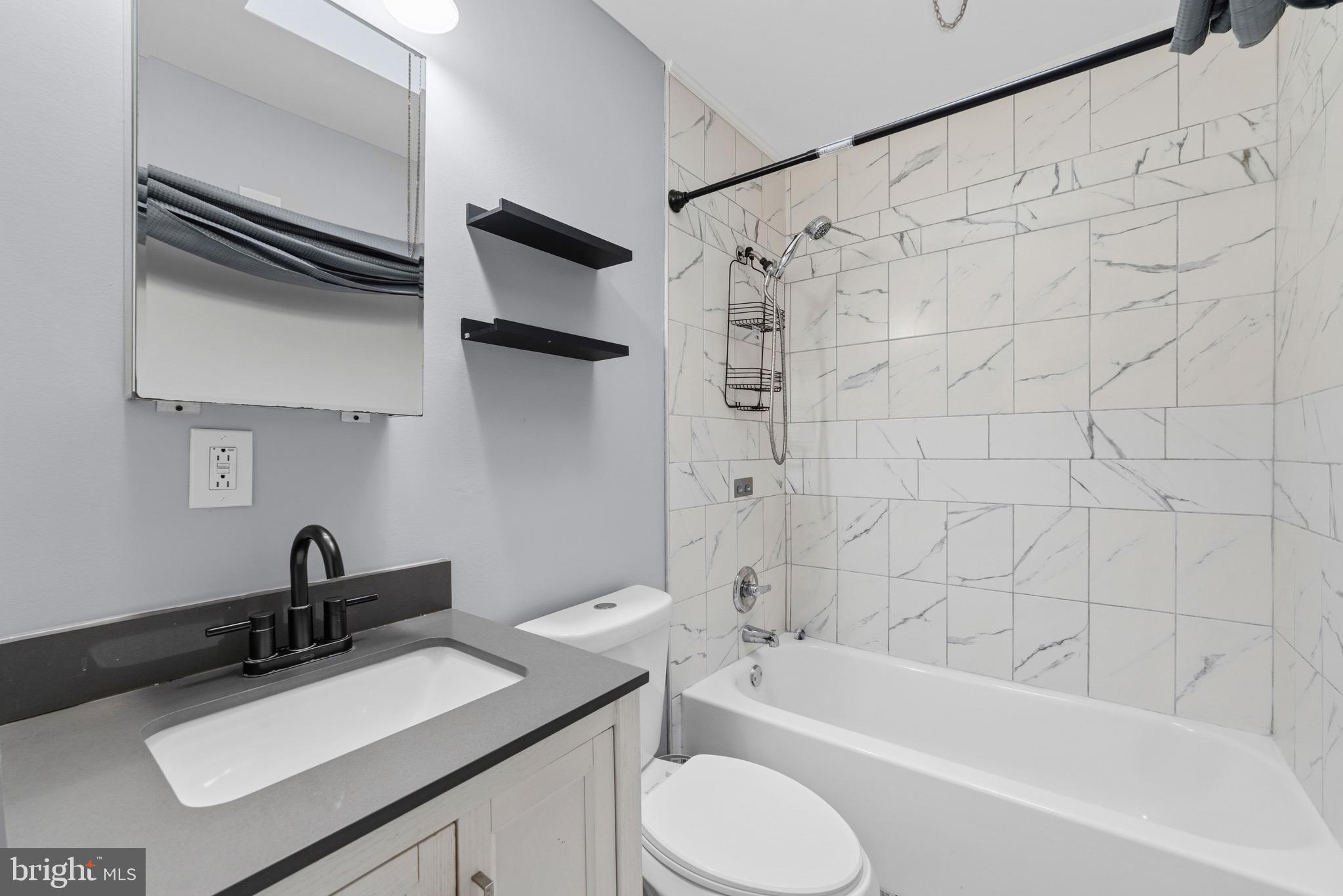 ELMWOOD PARK - Residential