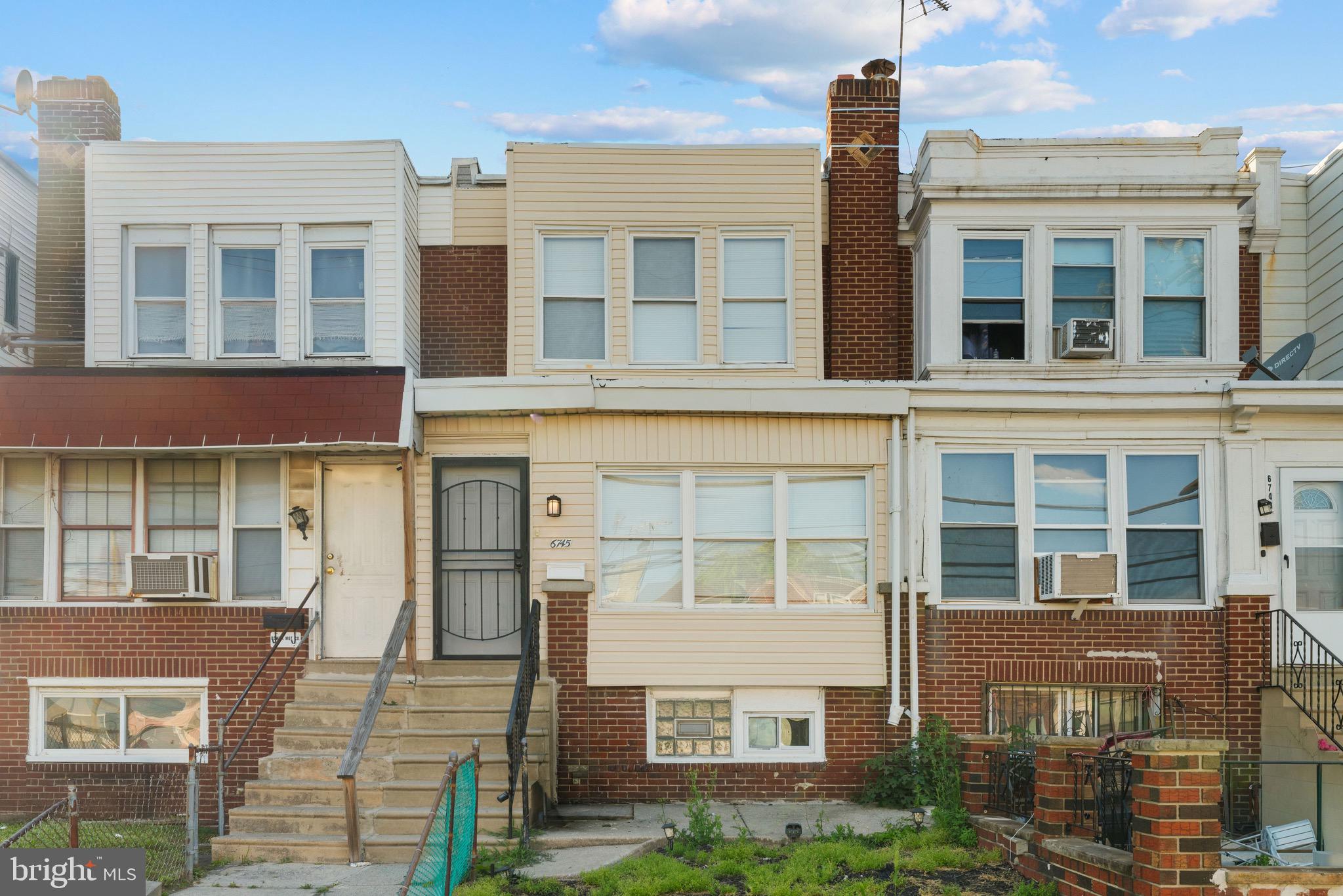 Welcome to 6745 Paschall Ave, a well-maintained 3-bedroom home with a garage and partially finished basement located in Southwest Philadelphia. This property offers the perfect combination of value, space, and convenience. Enjoy spacious living areas, a functional layout, additional basement living space, and the convenience of a private garage. Whether you're looking for your first home or your next investment property, this home checks all the boxes. 📍 Conveniently located near shopping, public transportation, major highways, and Philadelphia International Airport.🏡 Move right in and make it your own!
Schedule your tour today before it's gone!