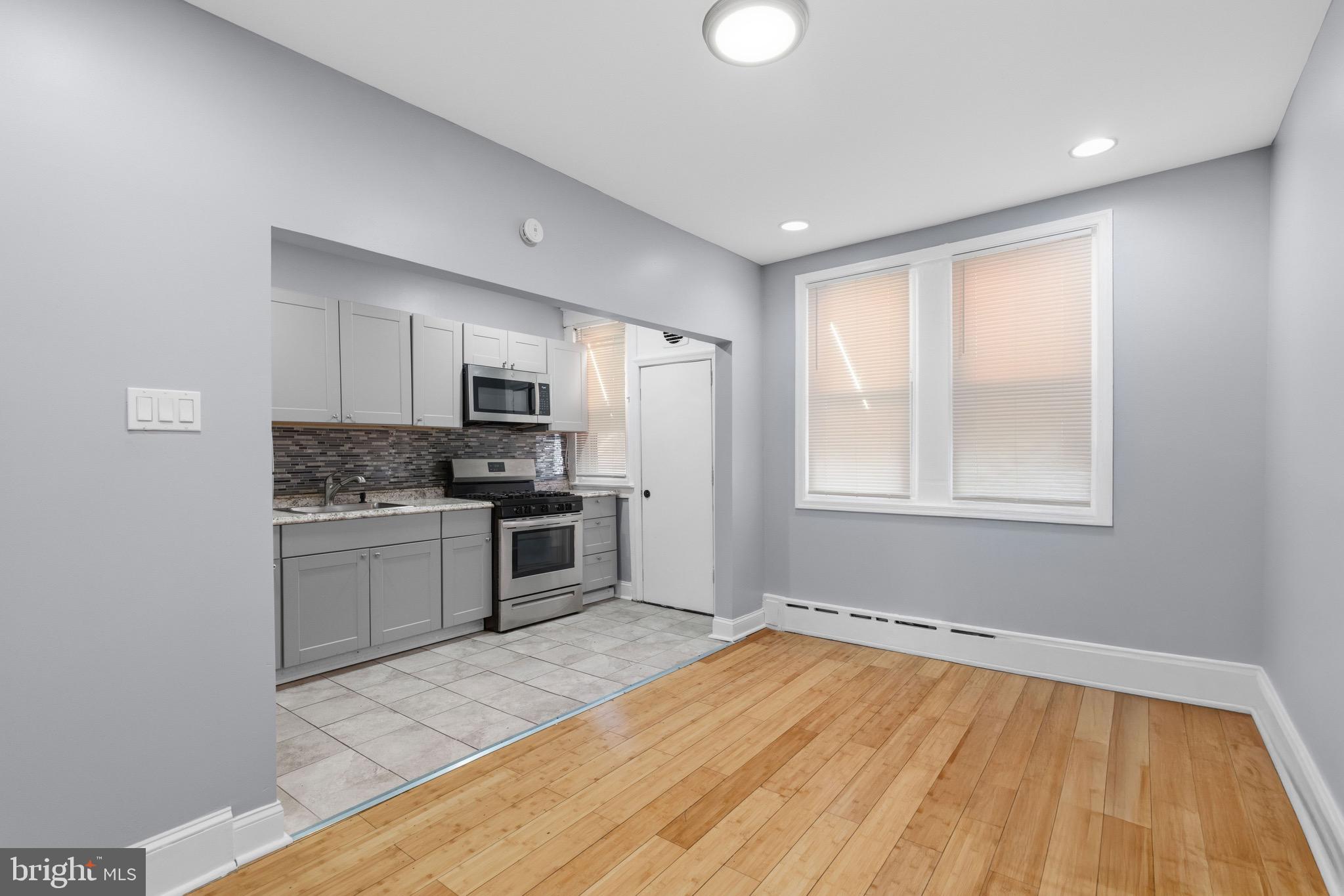 ELMWOOD PARK - Residential