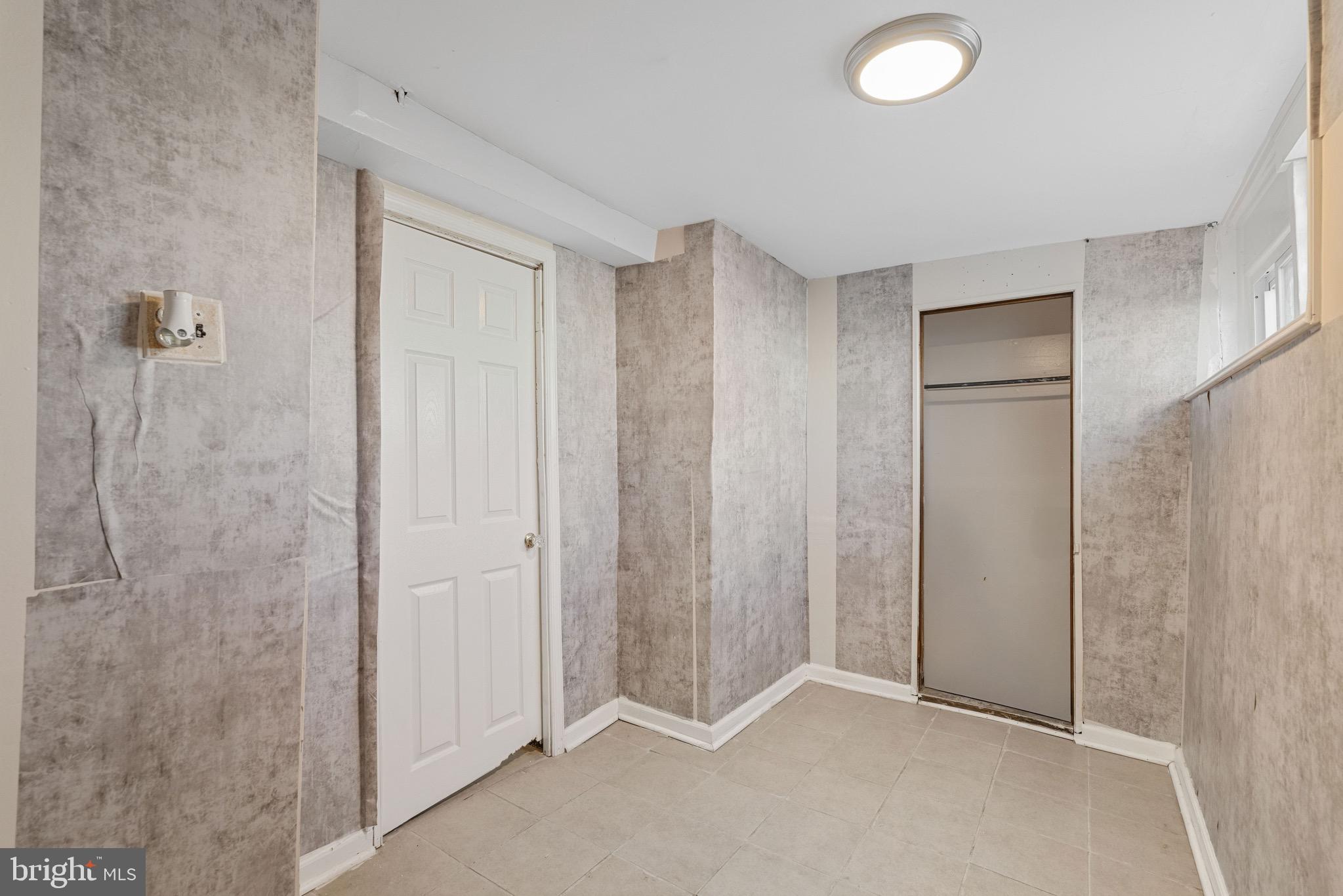 ELMWOOD PARK - Residential