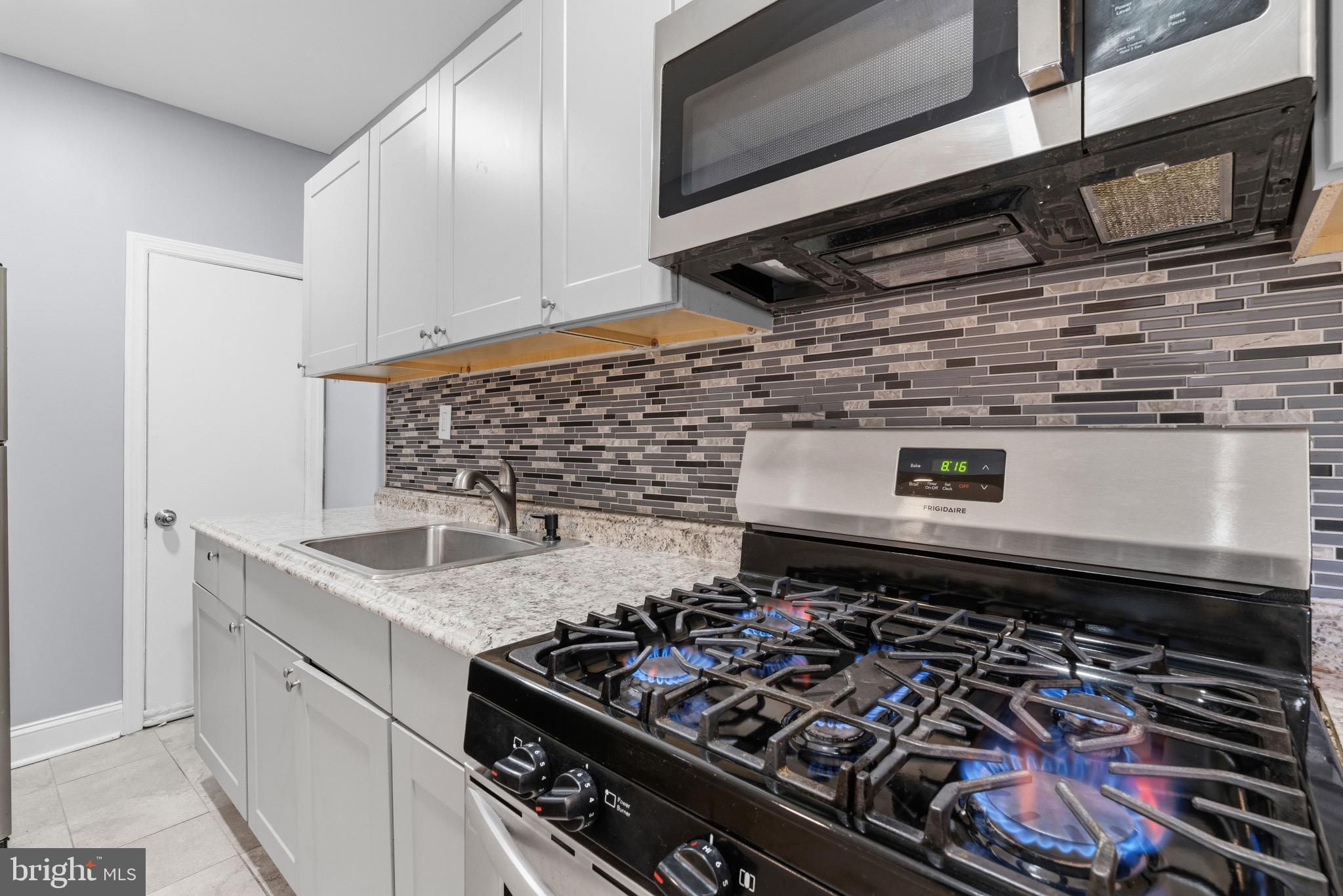ELMWOOD PARK - Residential