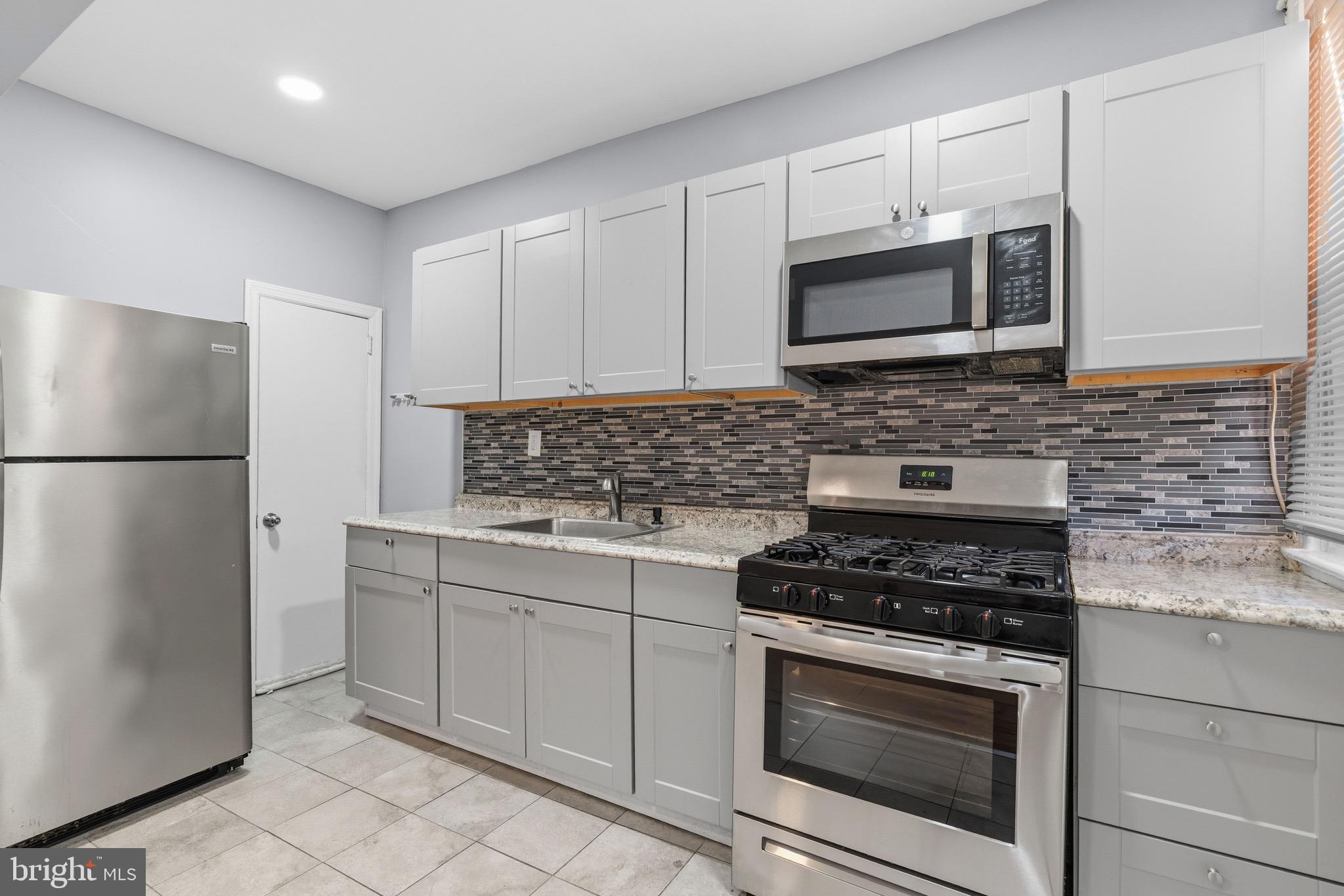 ELMWOOD PARK - Residential