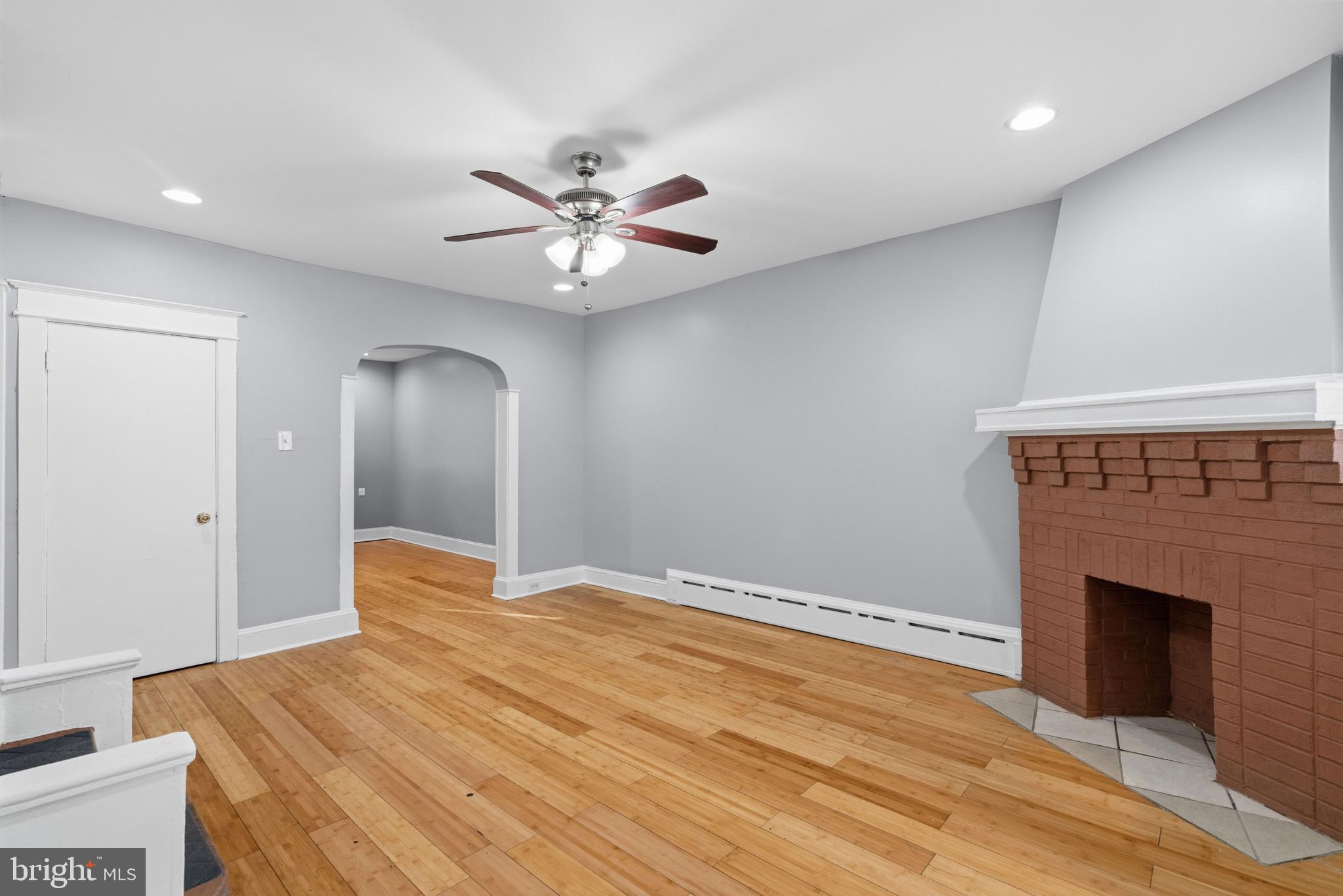 ELMWOOD PARK - Residential