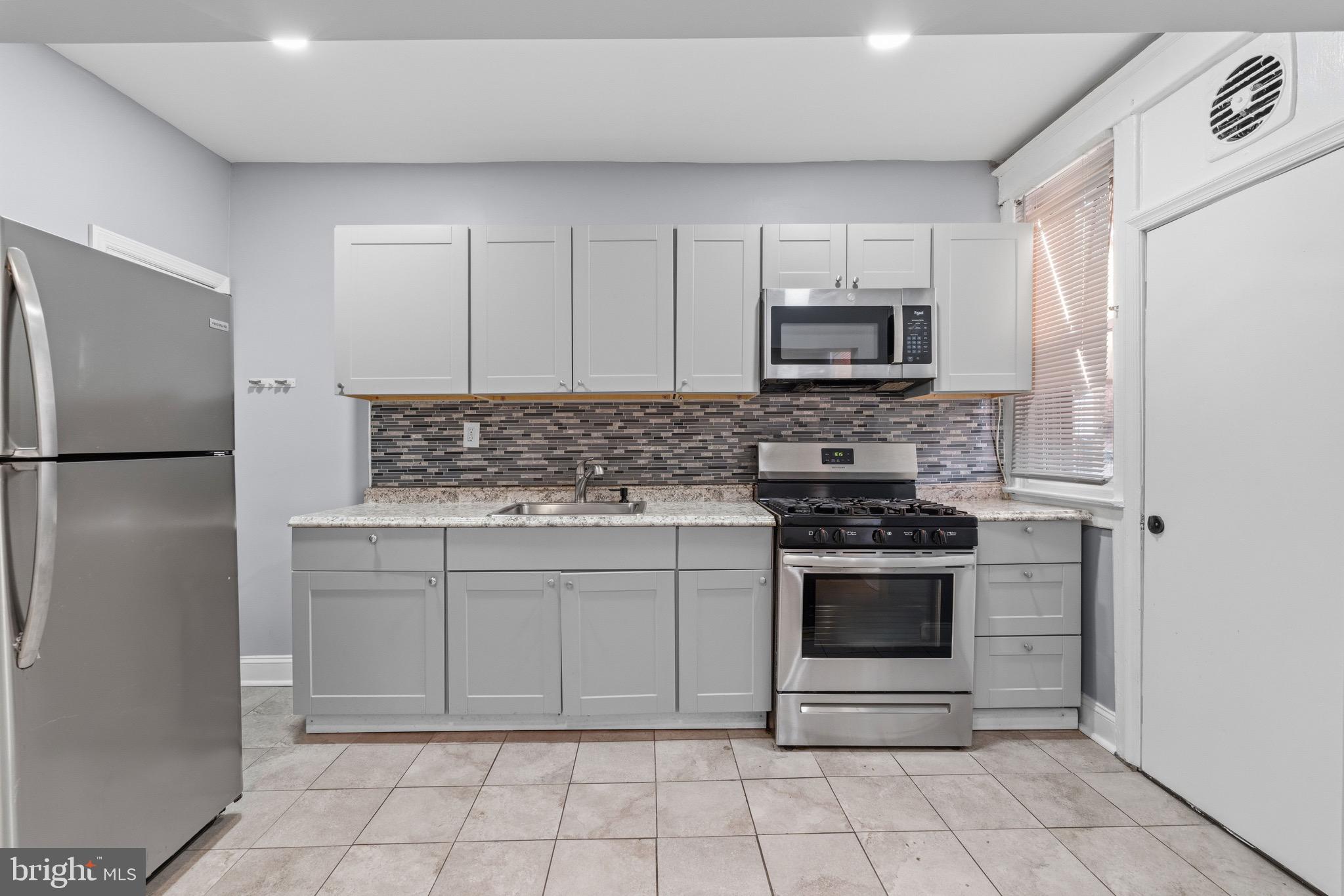 ELMWOOD PARK - Residential