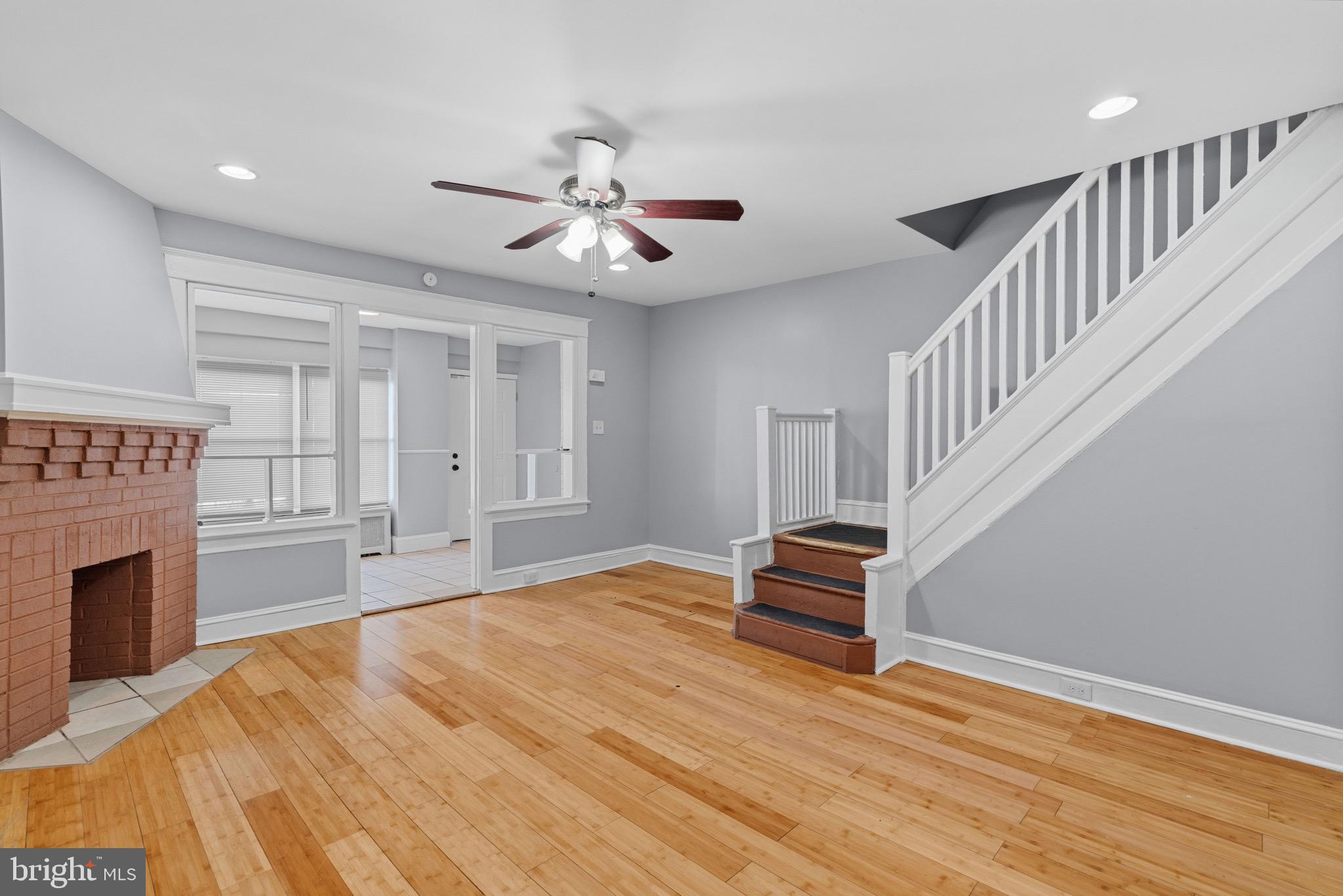 ELMWOOD PARK - Residential