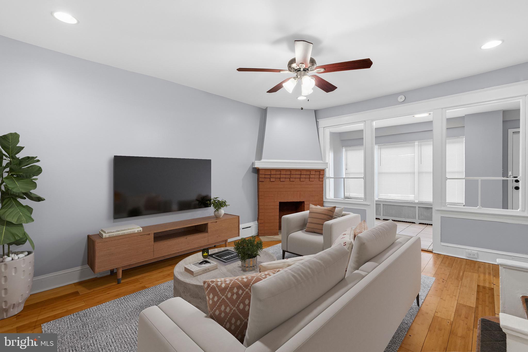 ELMWOOD PARK - Residential