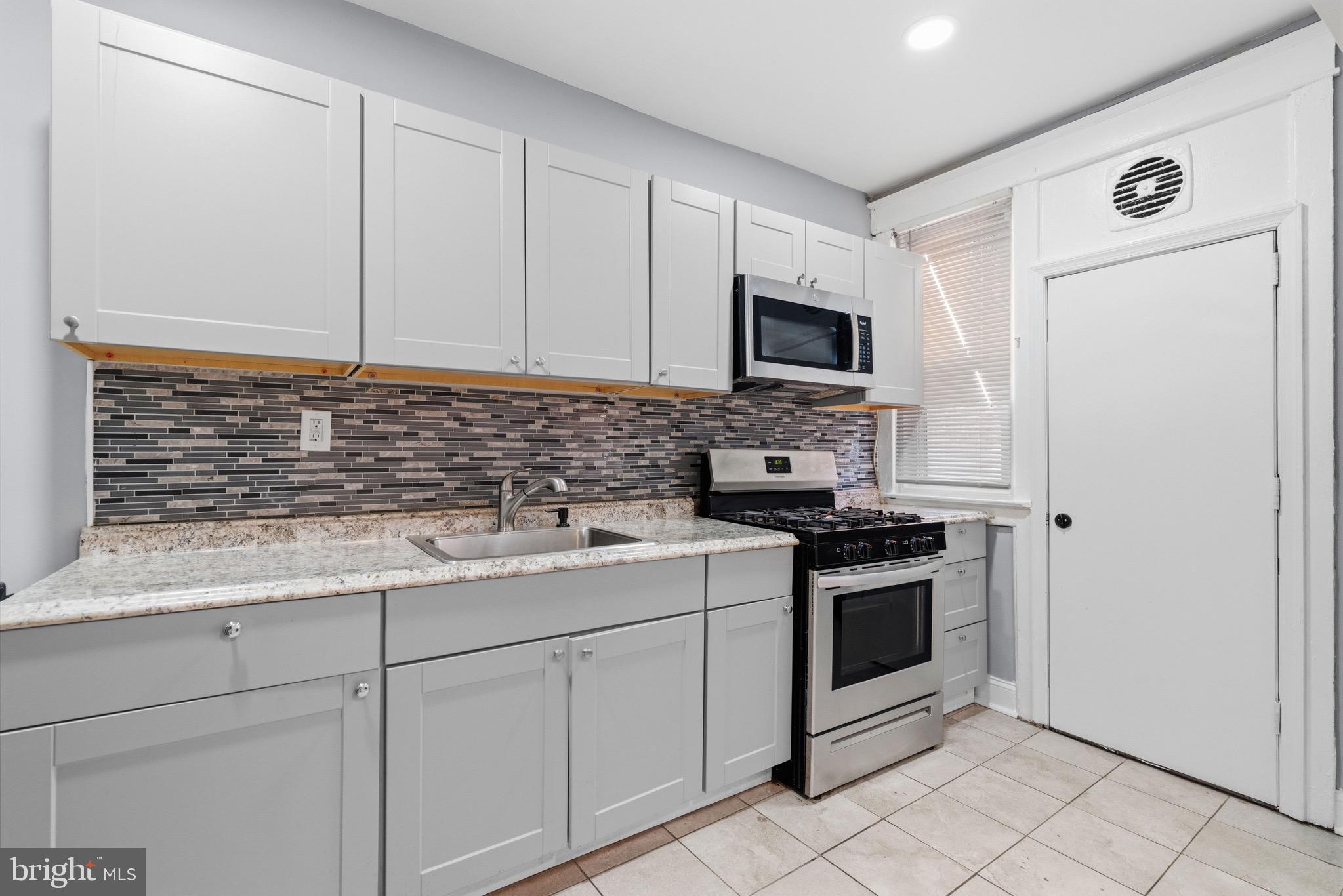 ELMWOOD PARK - Residential