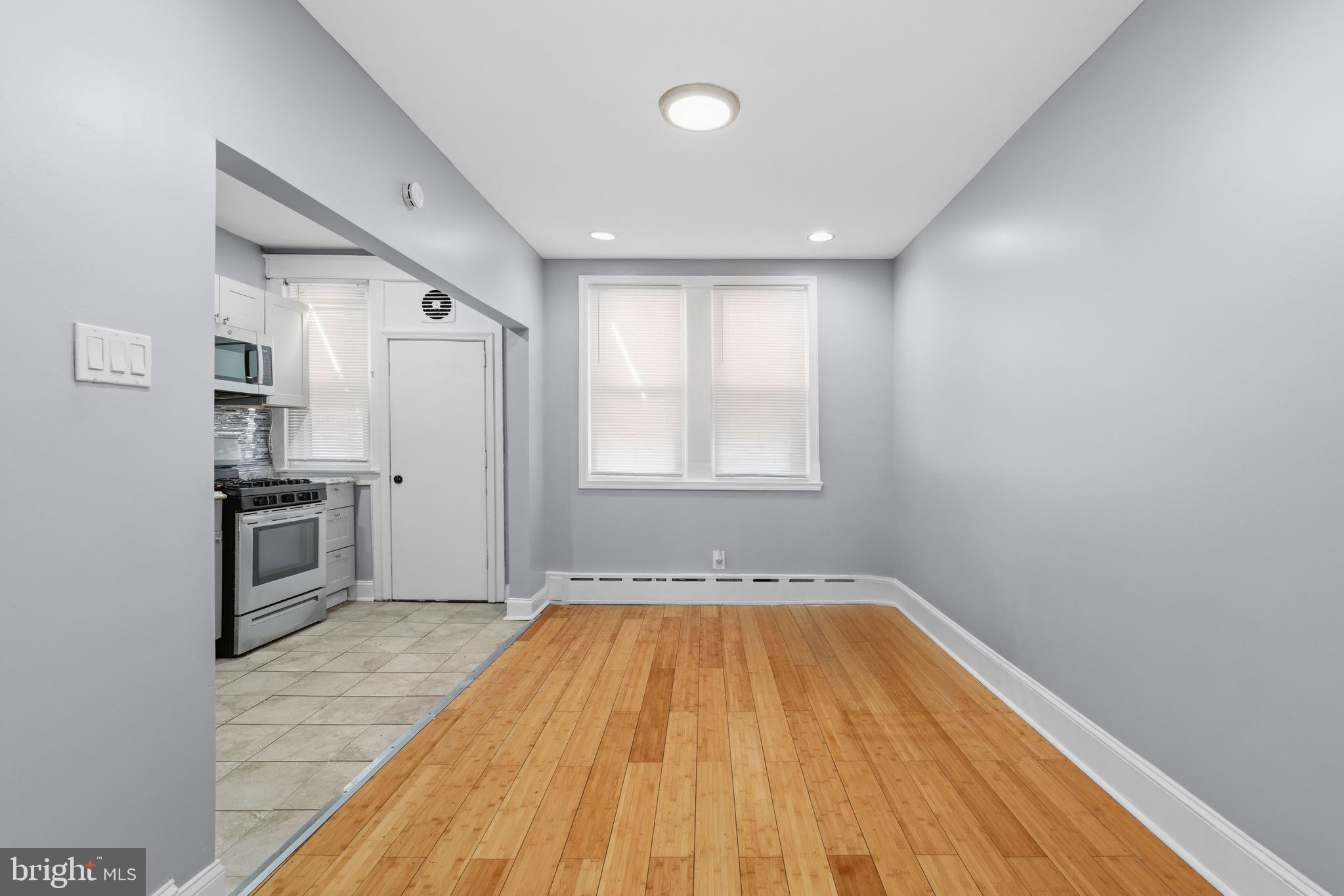 ELMWOOD PARK - Residential