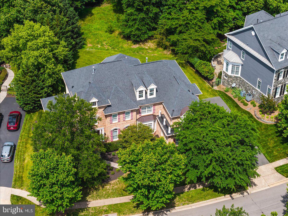 LANSDOWNE ON THE POTOMAC - Residential