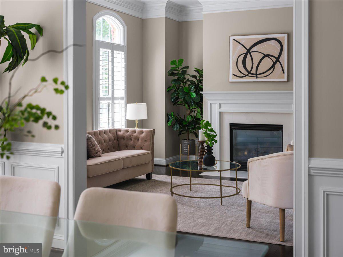 LANSDOWNE ON THE POTOMAC - Residential