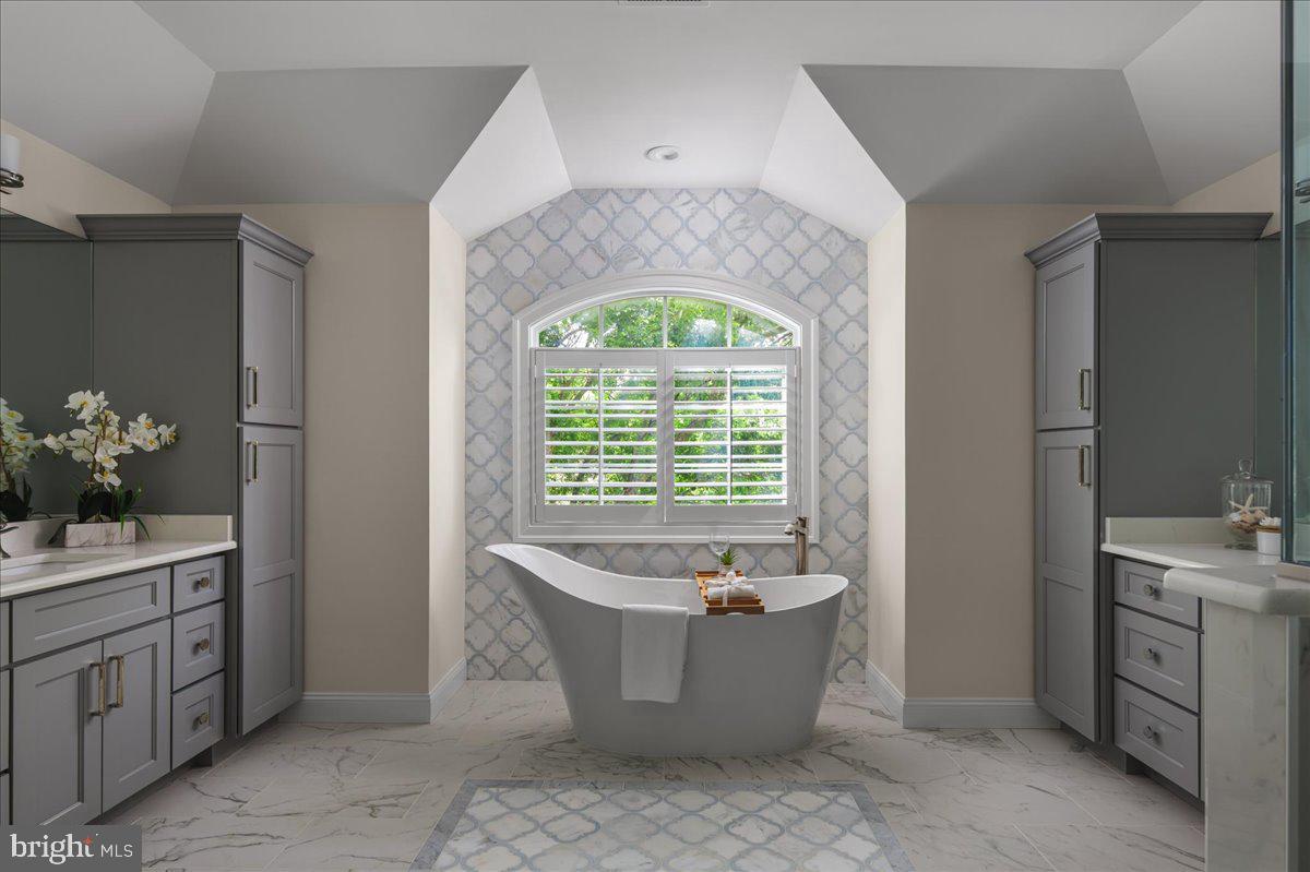 LANSDOWNE ON THE POTOMAC - Residential