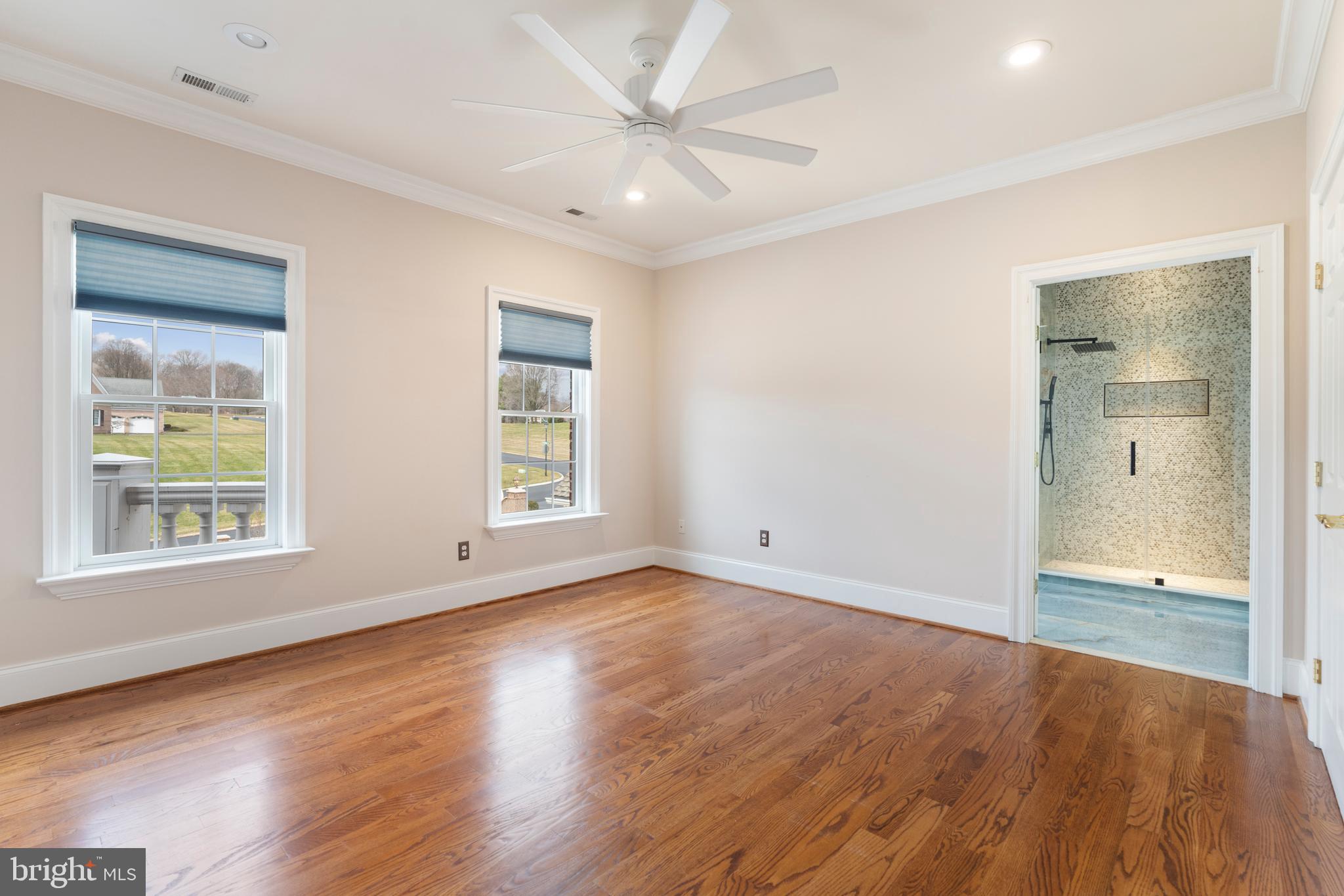FALLS CREST - Residential