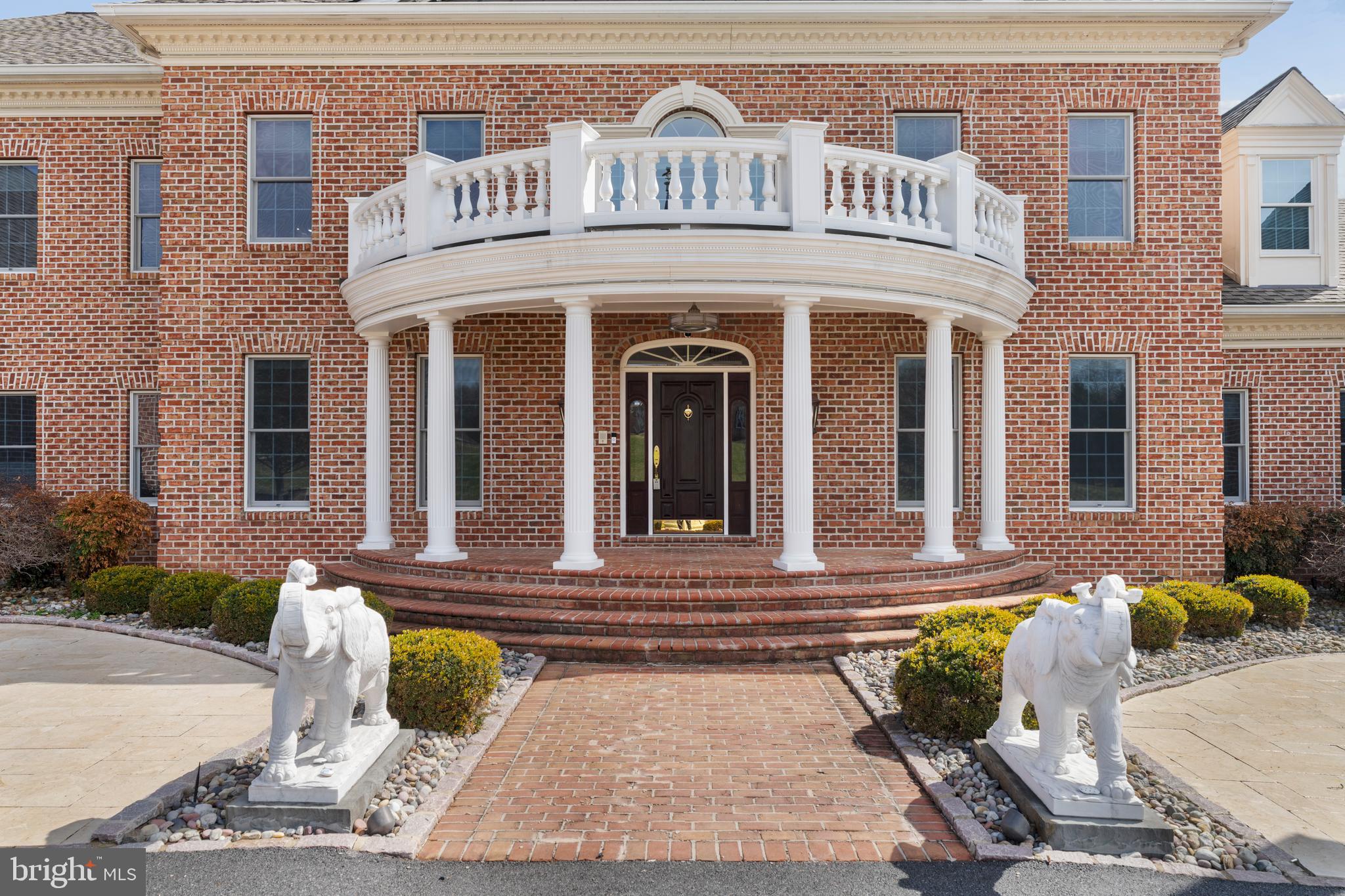 FALLS CREST - Residential