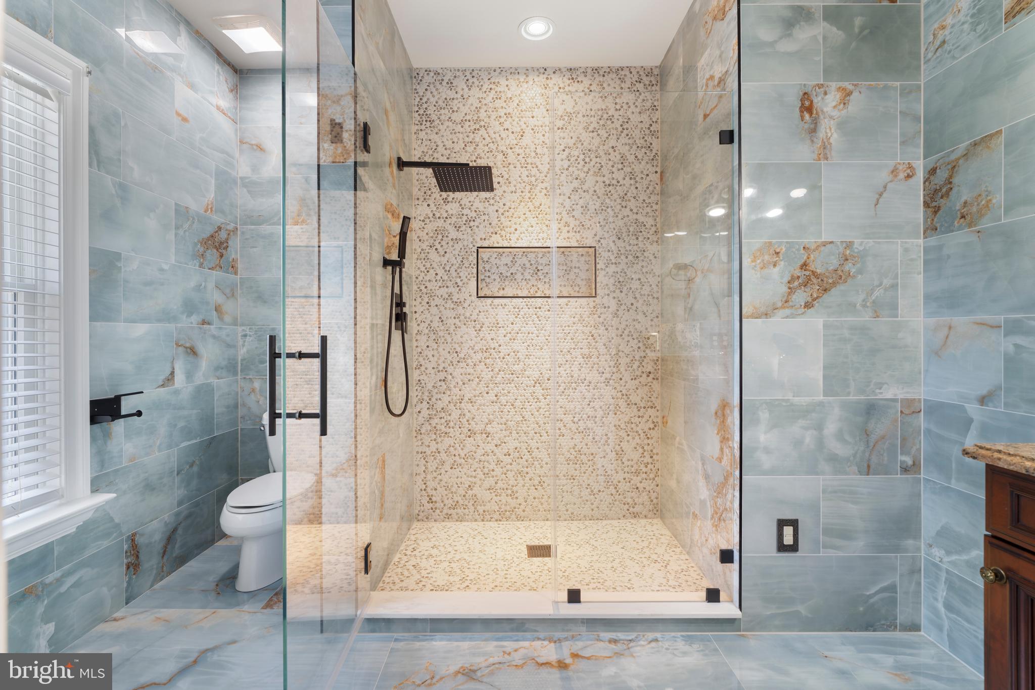 FALLS CREST - Residential