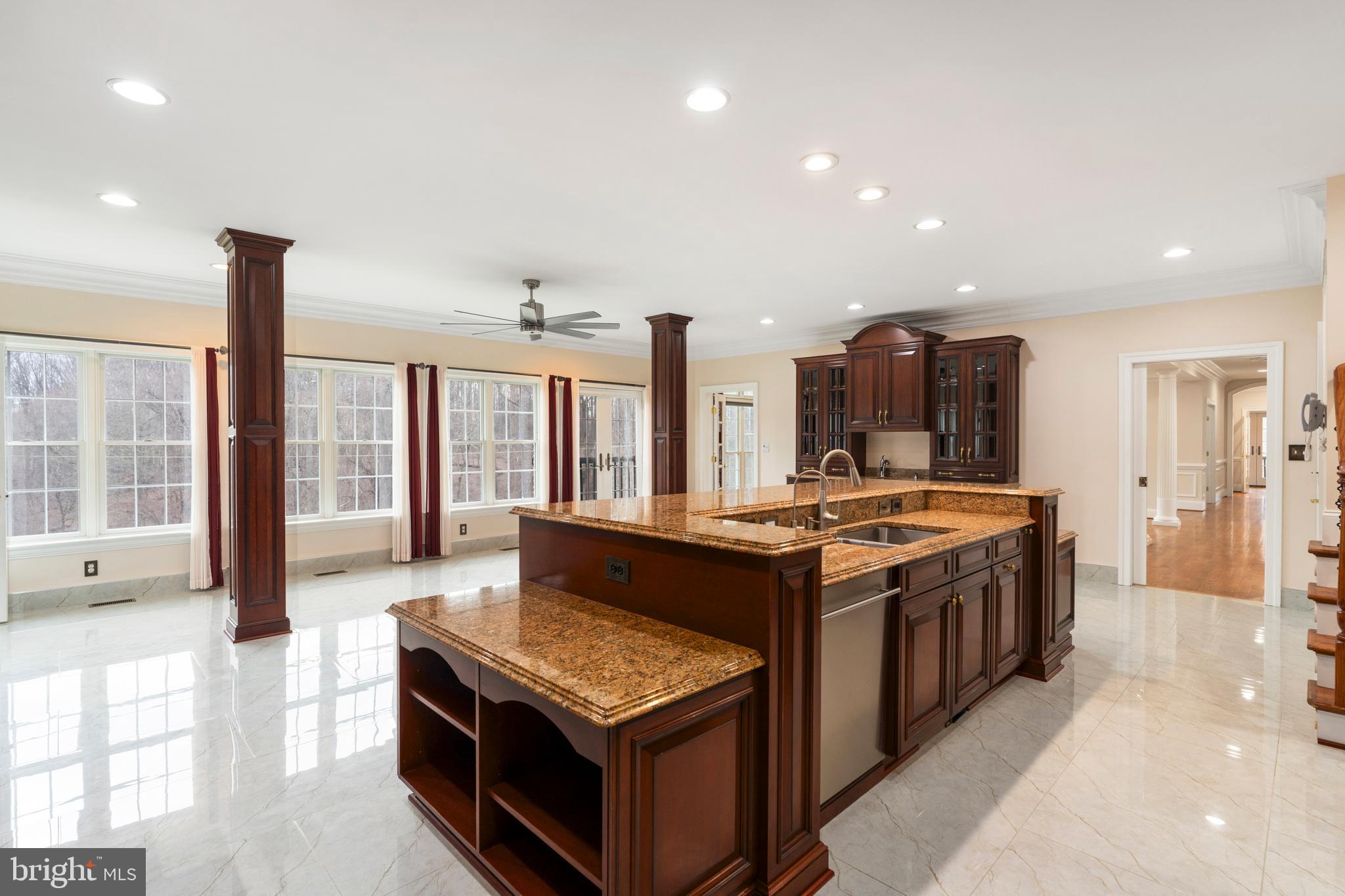 FALLS CREST - Residential