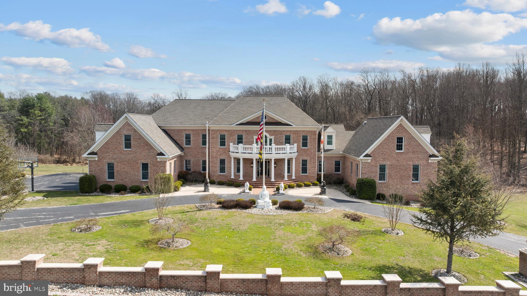 FALLS CREST - Residential
