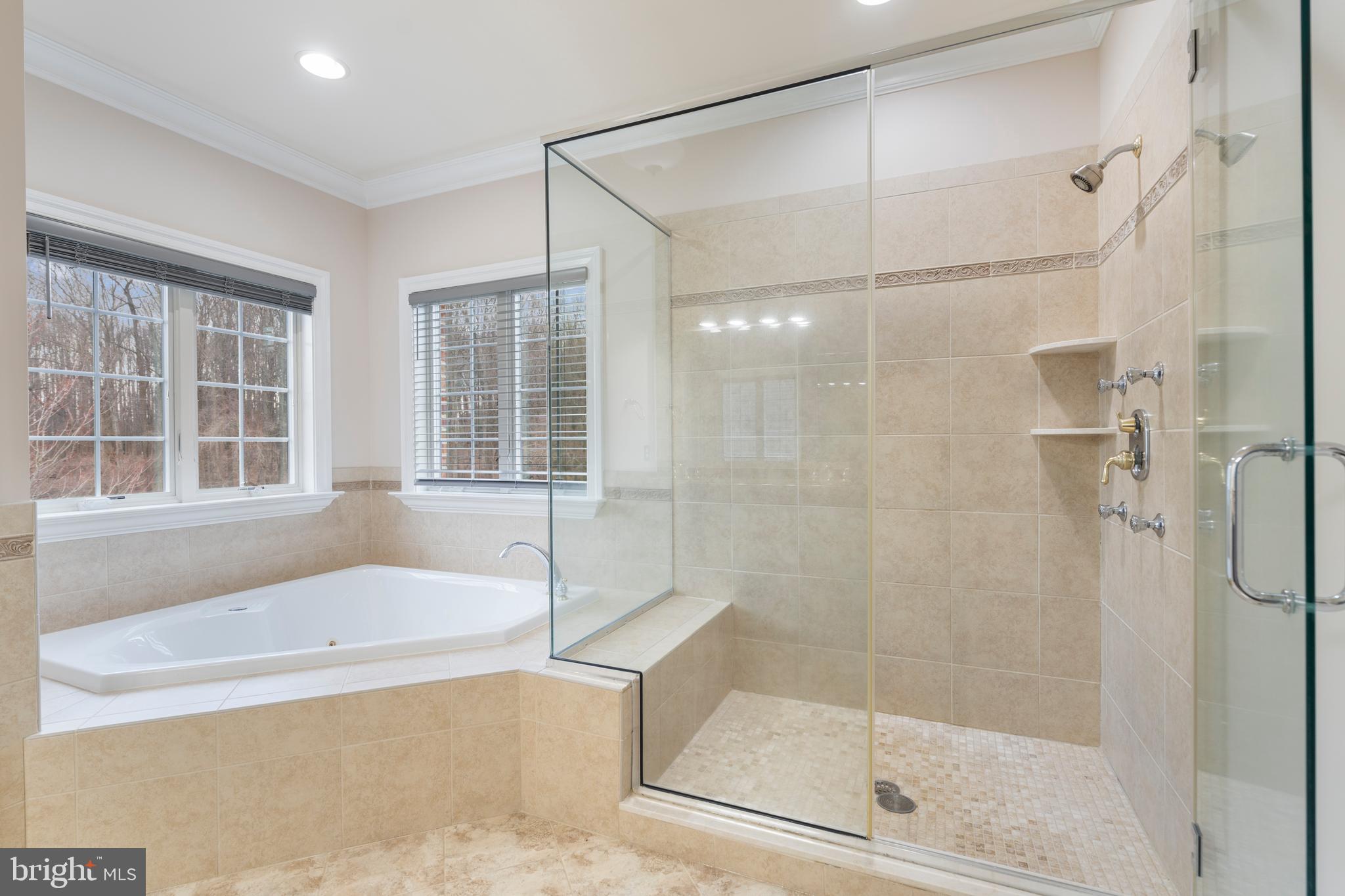 FALLS CREST - Residential