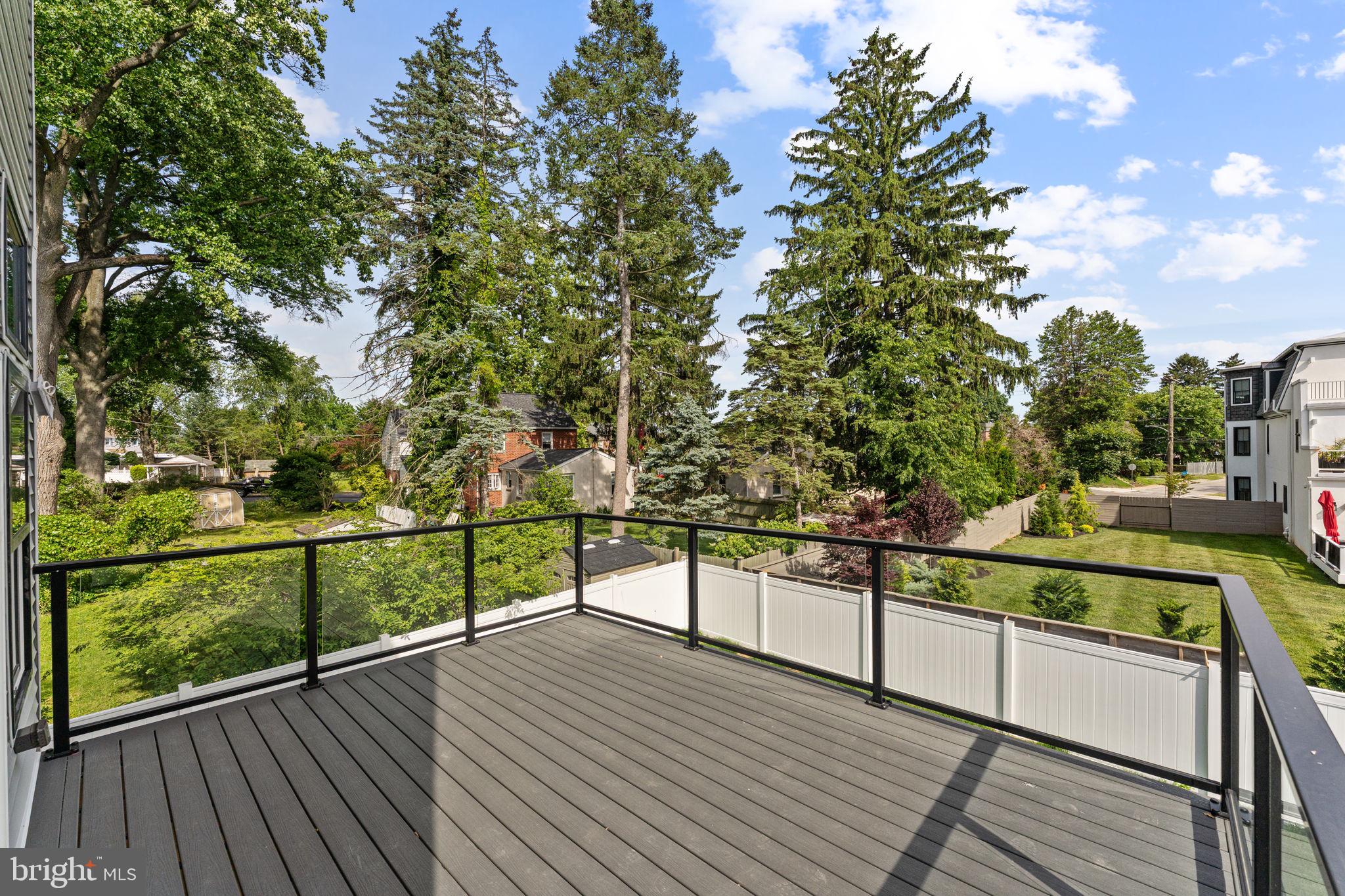 ROXBOROUGH - Residential