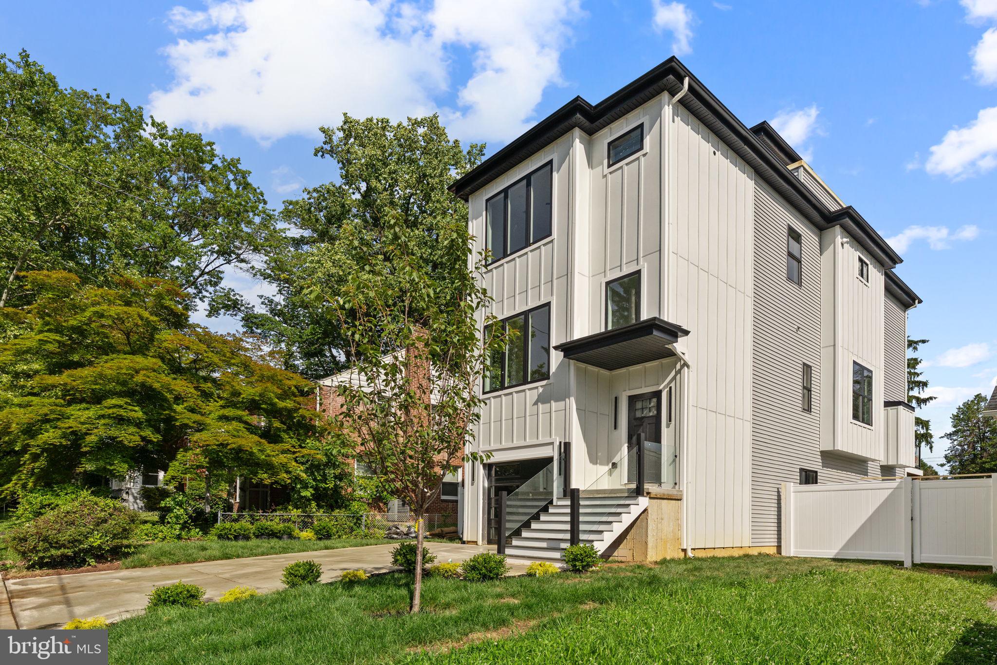 ROXBOROUGH - Residential