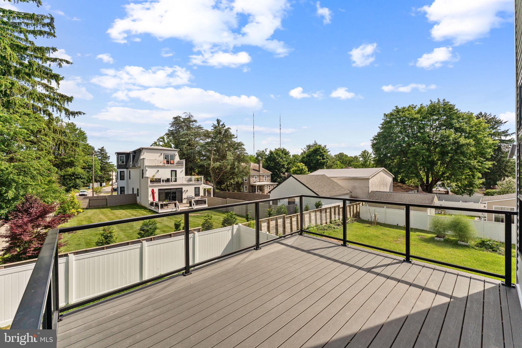ROXBOROUGH - Residential