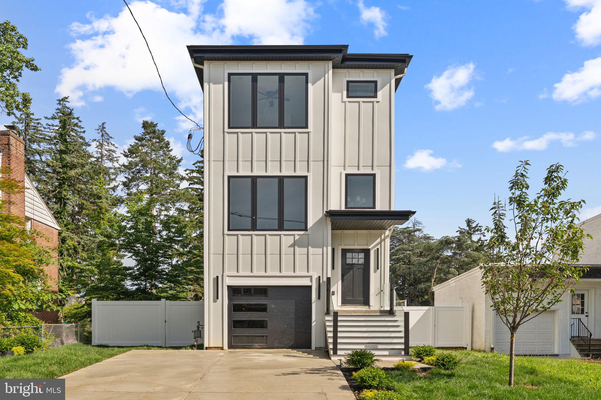 ROXBOROUGH - Residential