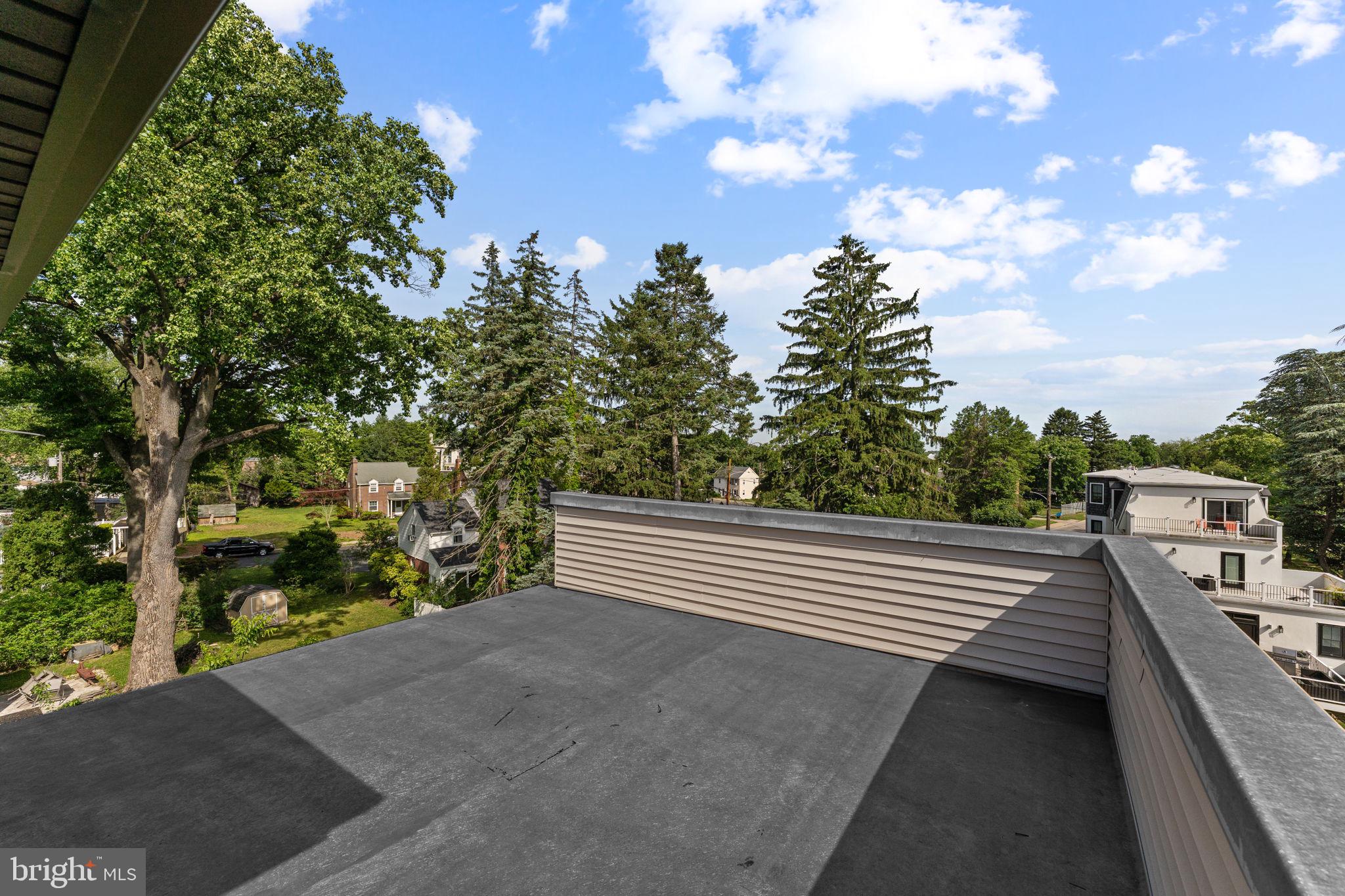 ROXBOROUGH - Residential