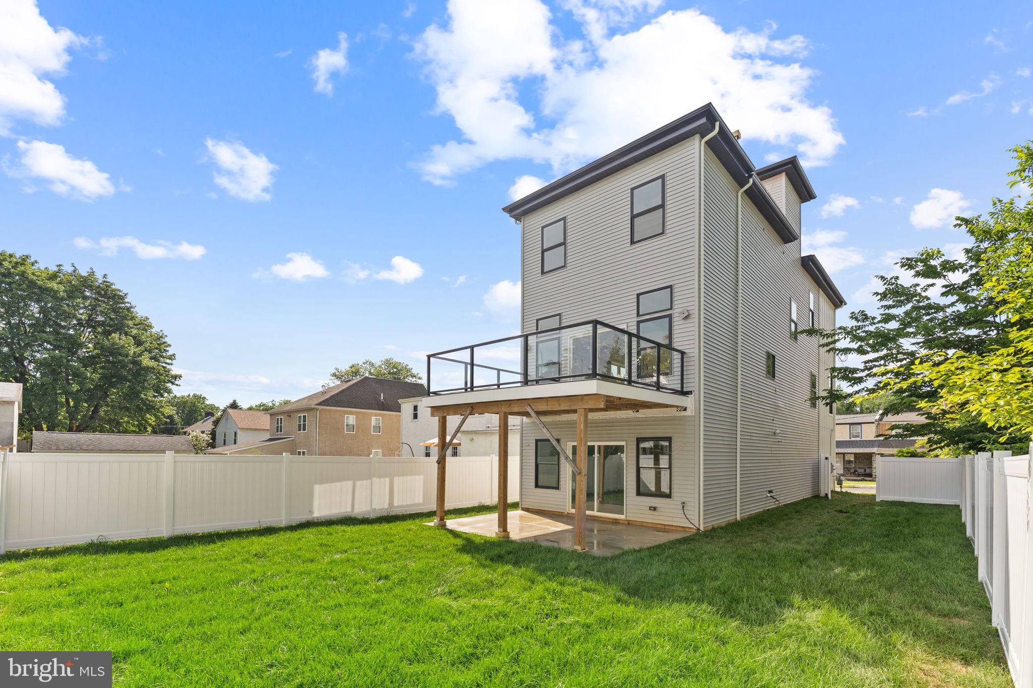 ROXBOROUGH - Residential