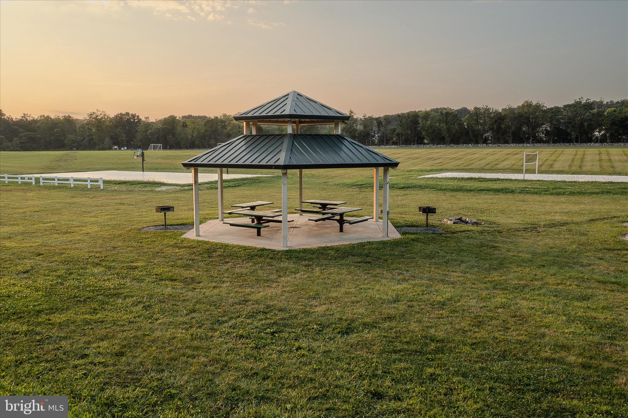 BROOKFIELD - Residential