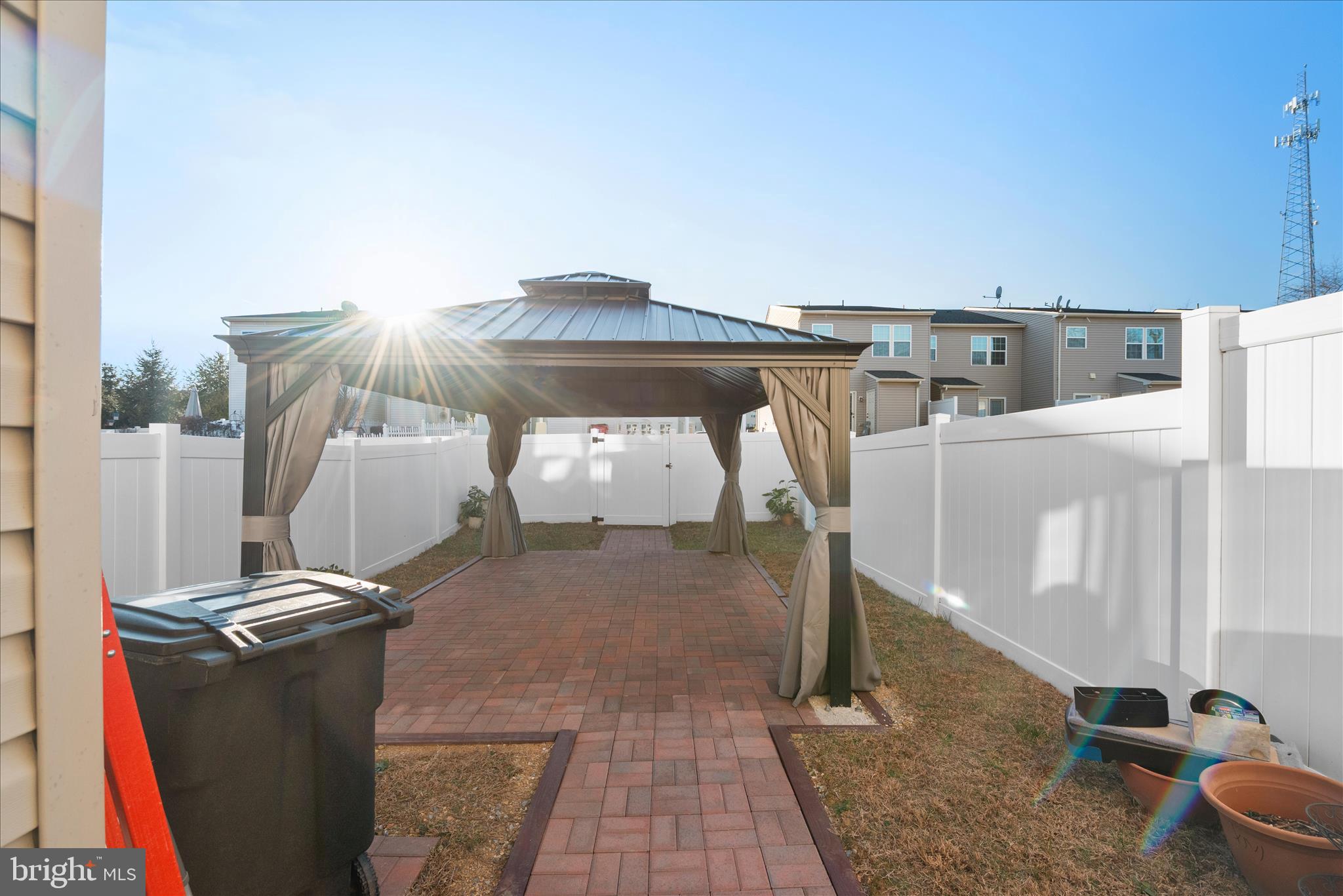 BROOKFIELD - Residential