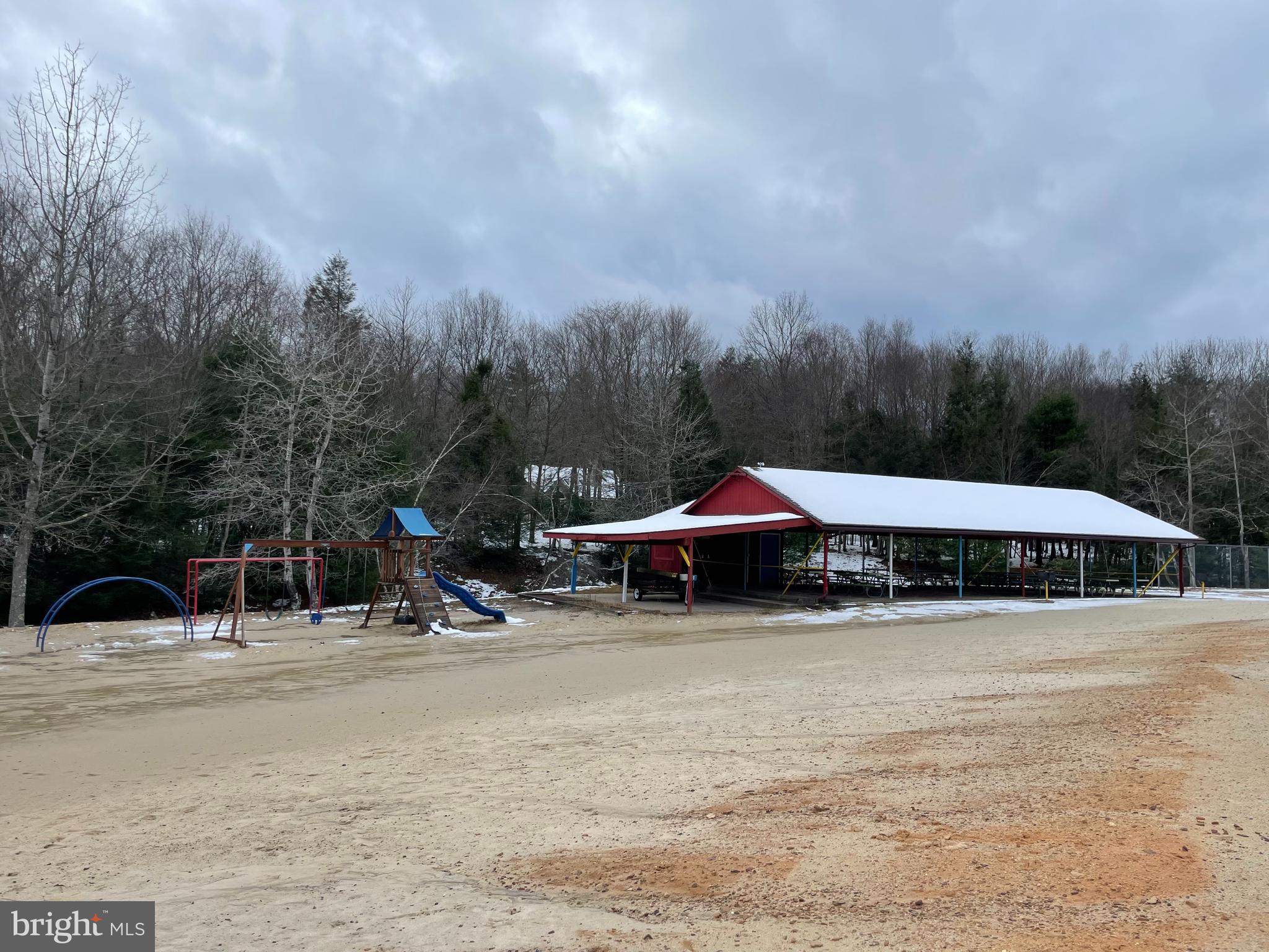 HOLIDAY POCONO - Land