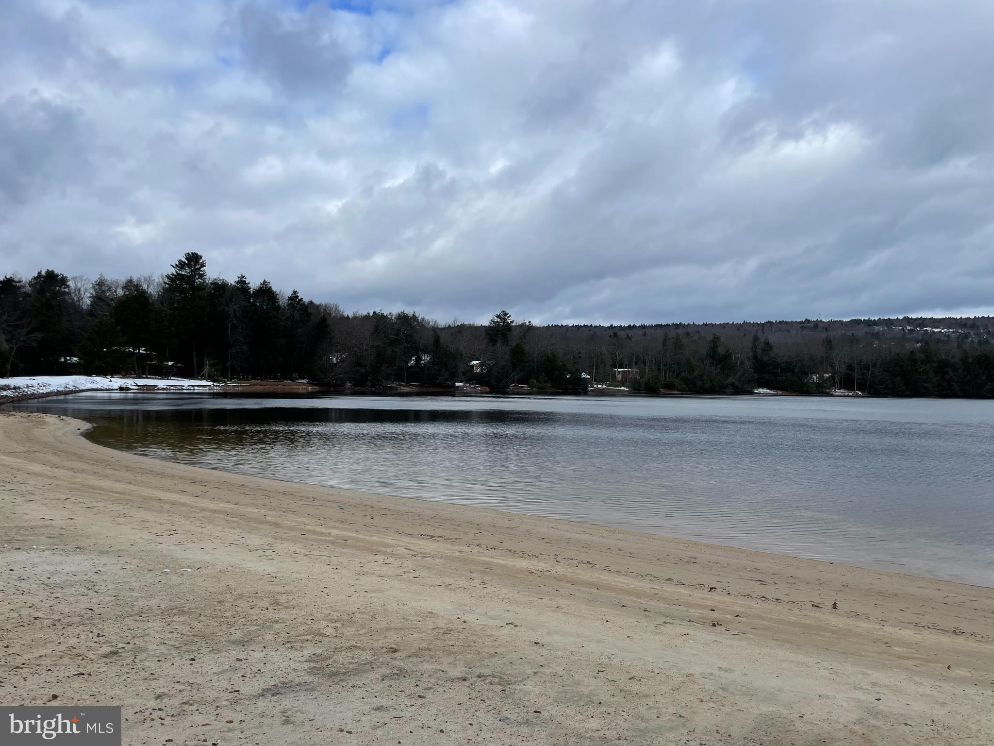 HOLIDAY POCONO - Land