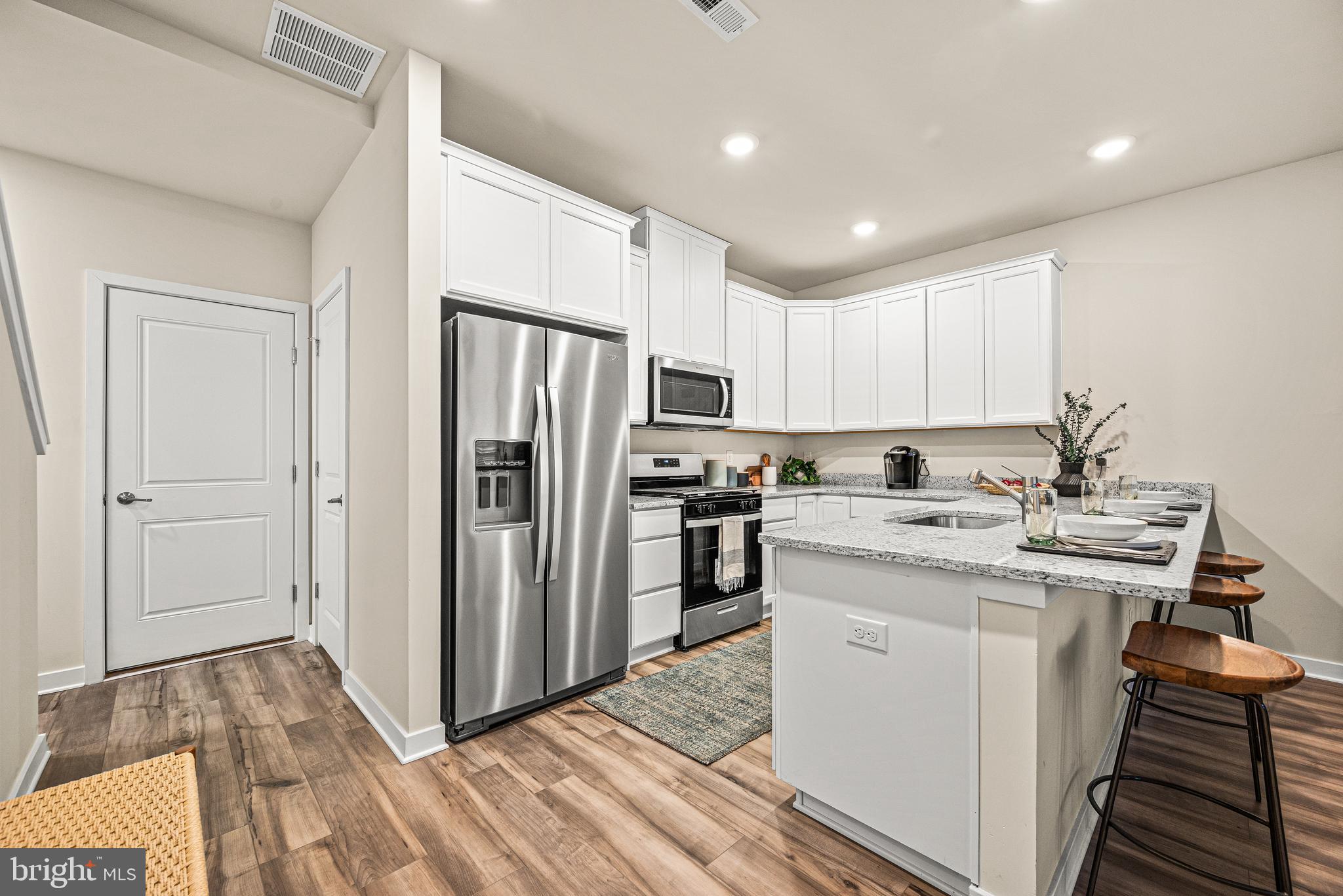 RIVER POINTE - Residential