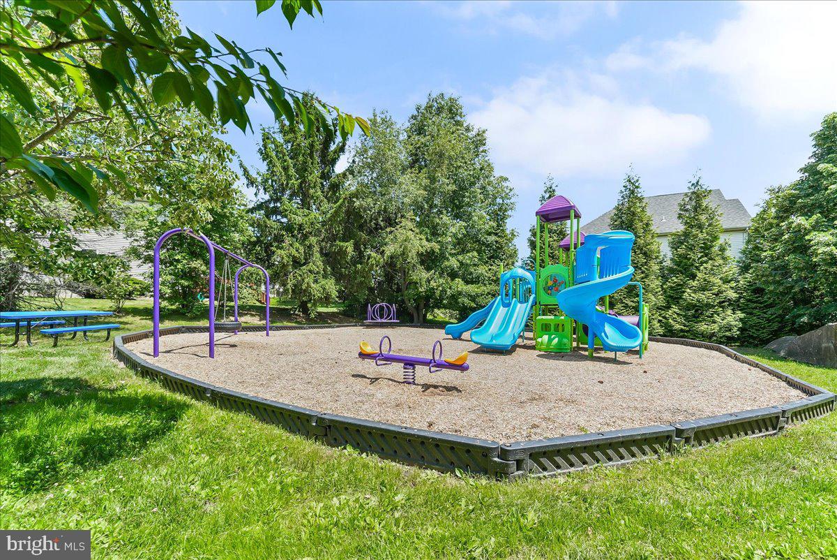 BROOKSTONE - Residential