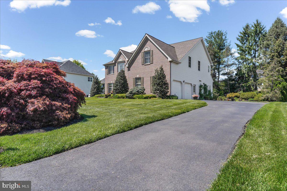 BROOKSTONE - Residential