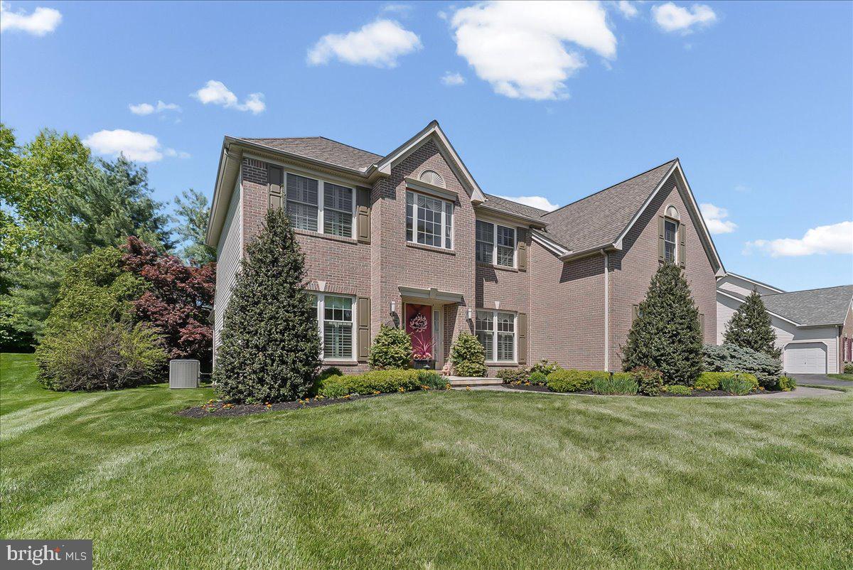 BROOKSTONE - Residential