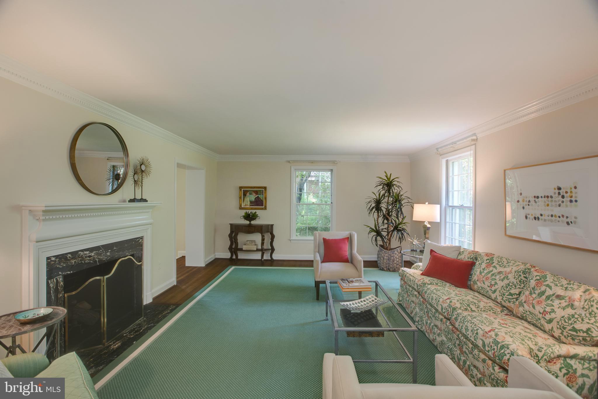 COUNTRY CLUB - Residential
