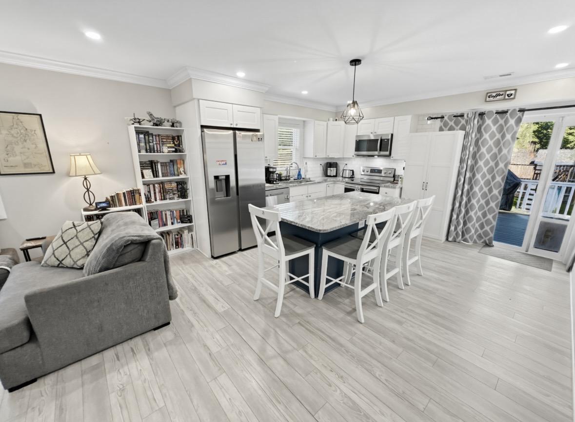 STEVENSVILLE - Residential