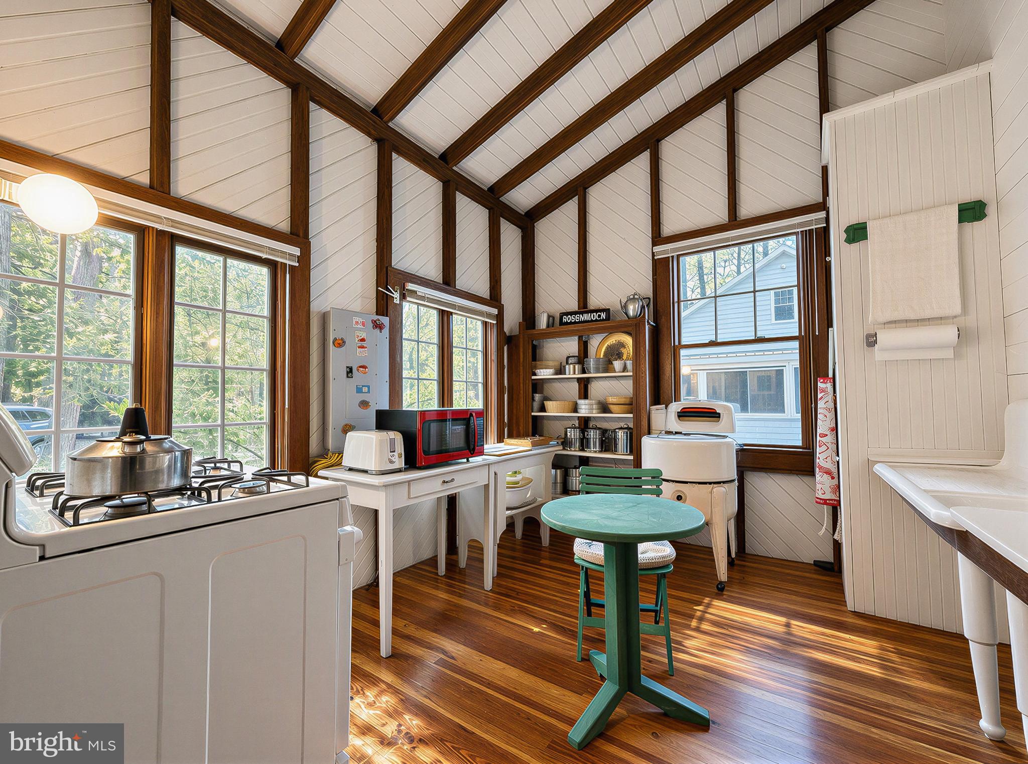 TALL TIMBERS - Residential