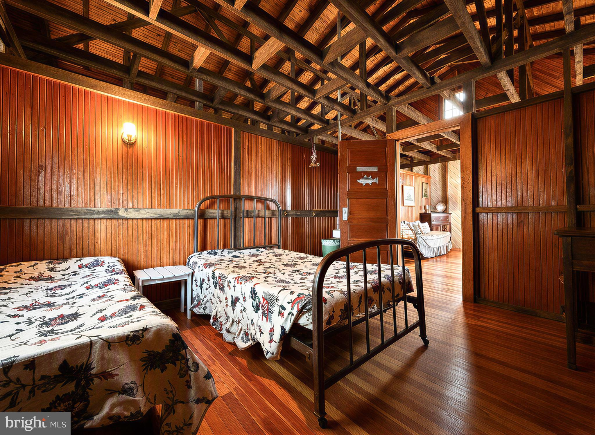 TALL TIMBERS - Residential