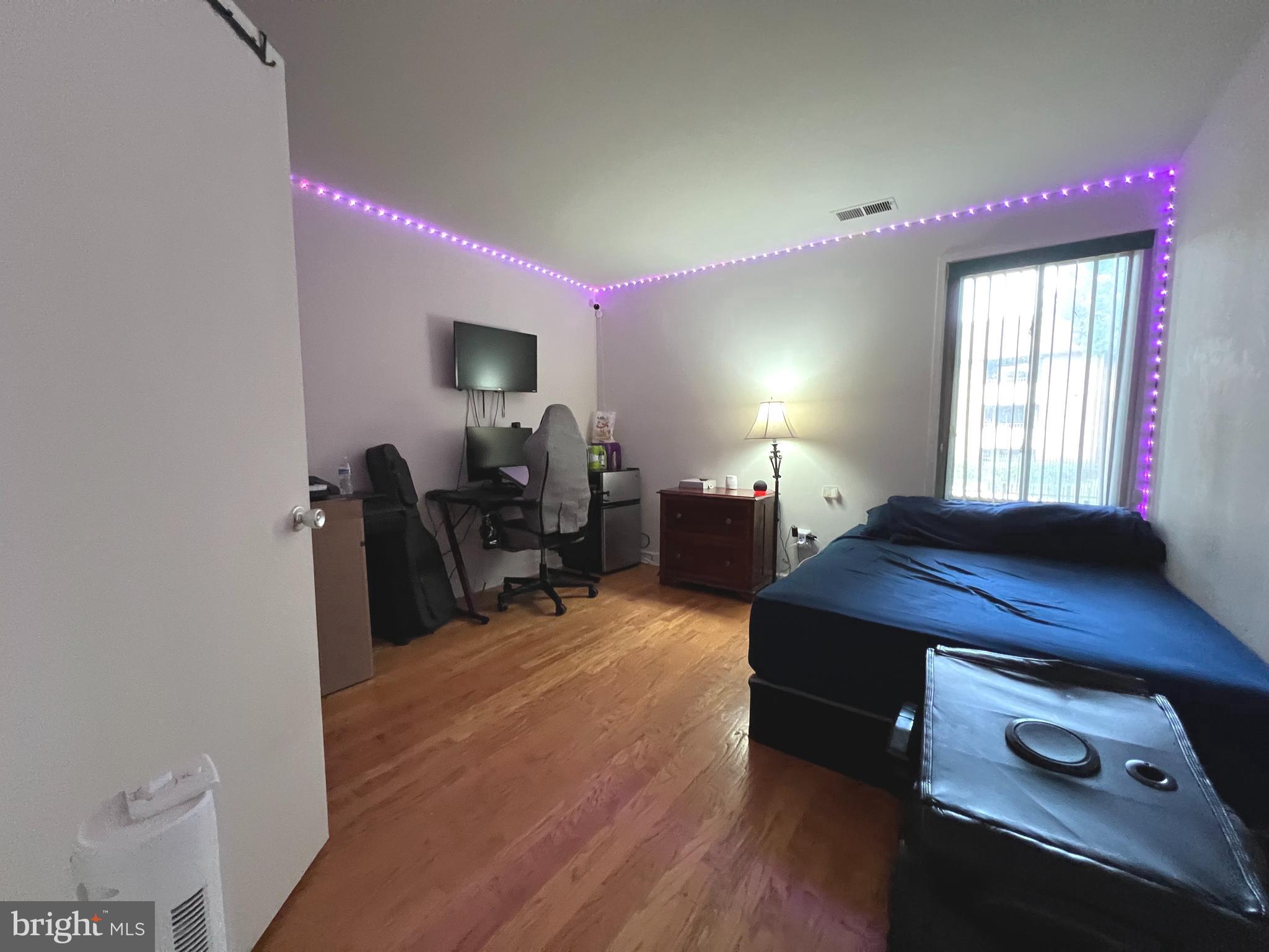 JEFFERSON MEWS - Residential
