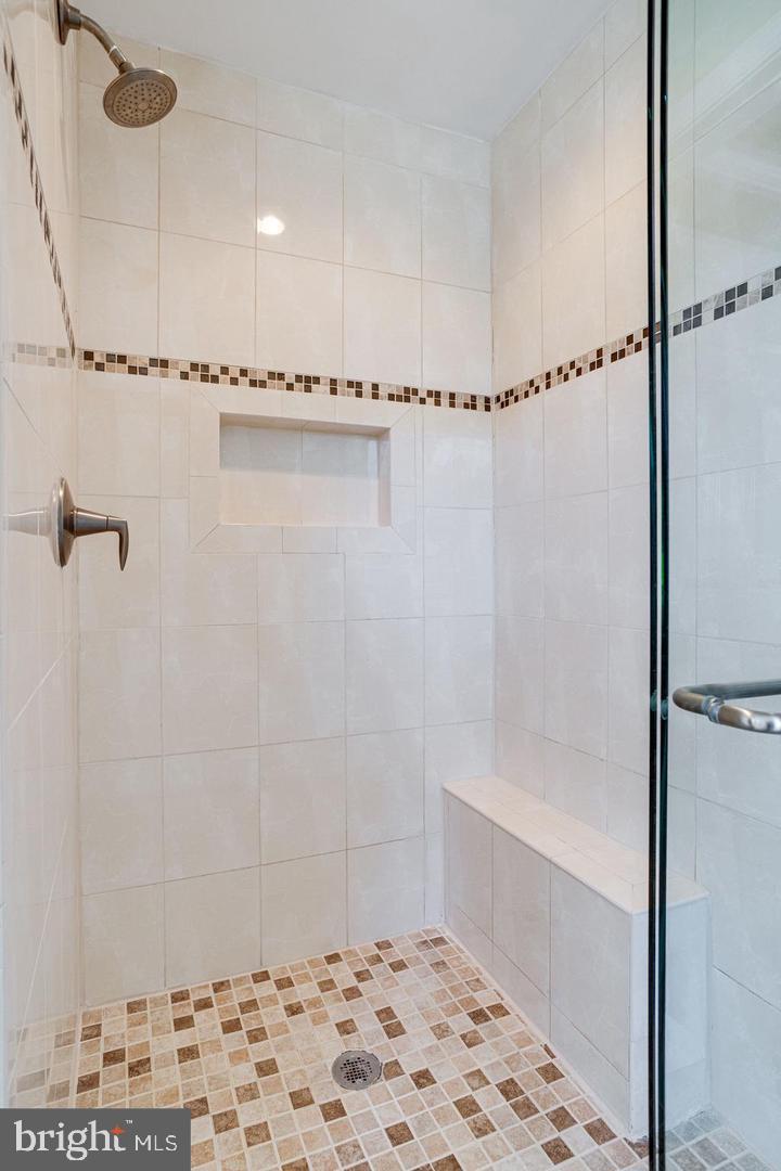 HUNTER MILL ESTATES - Residential Lease