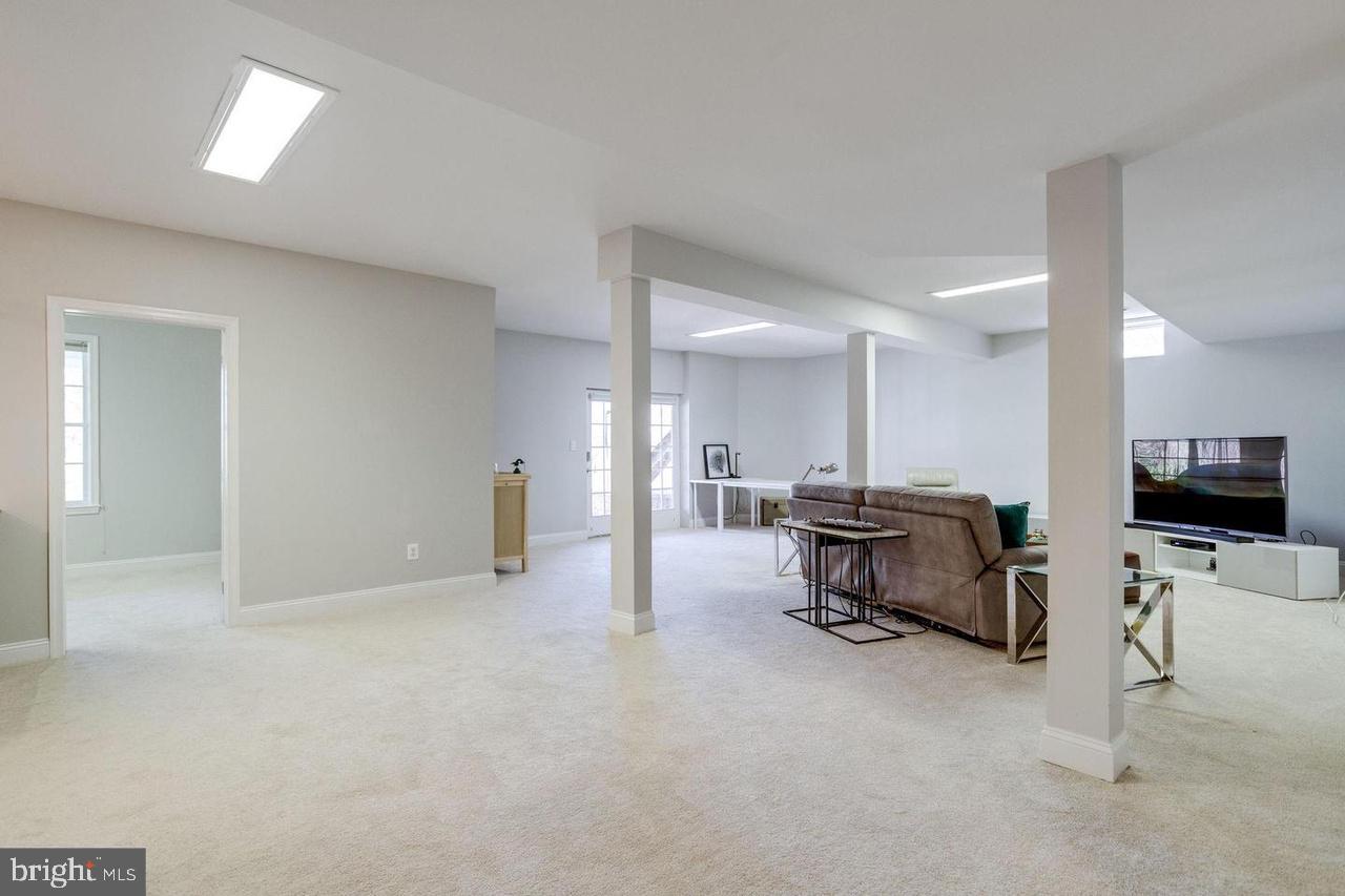 HUNTER MILL ESTATES - Residential Lease